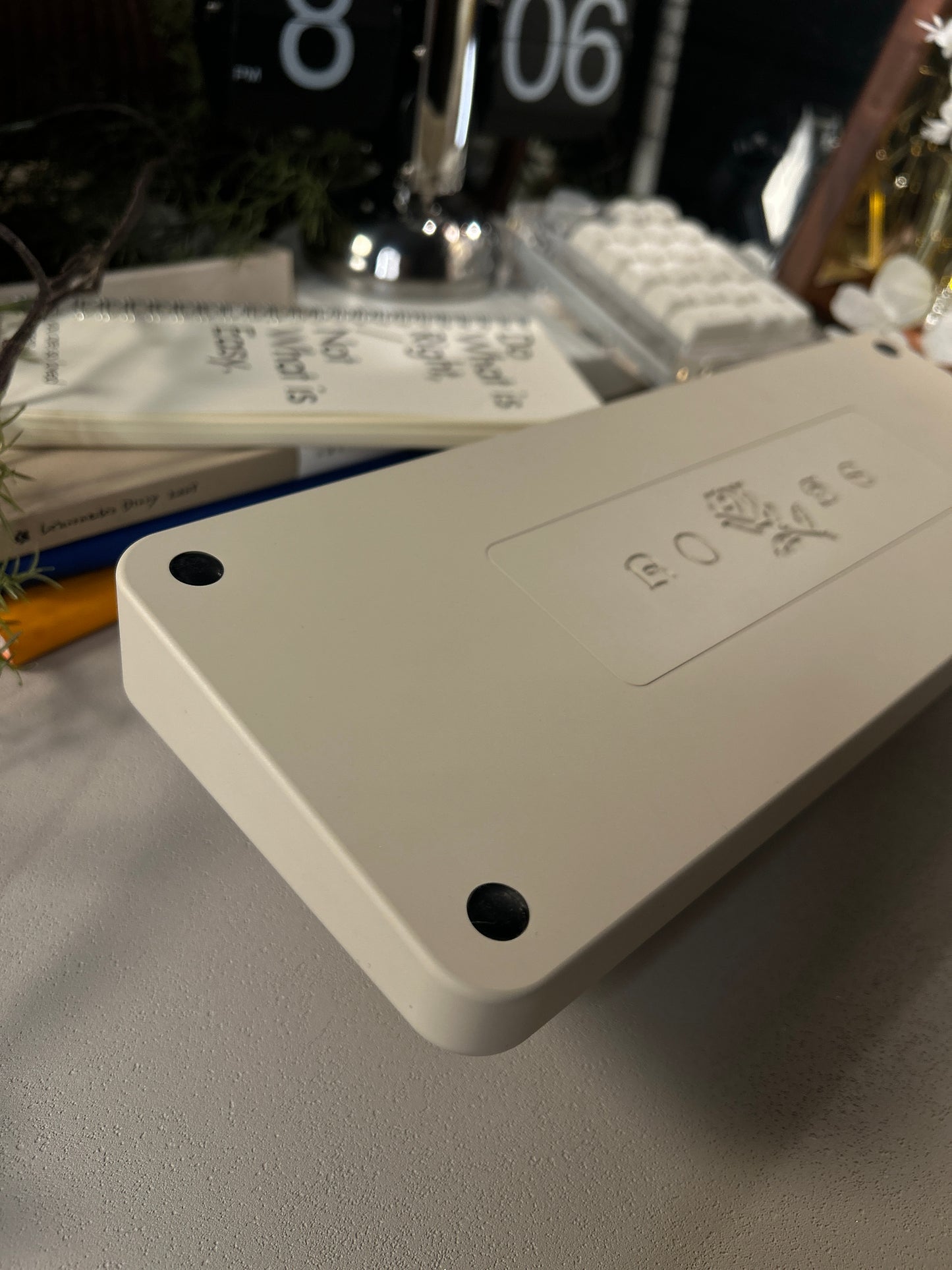 ONLY 1 INSTOCK Prebuilt Aluminum Customized Mechanical Keyboard ROSE65 Creamy white set