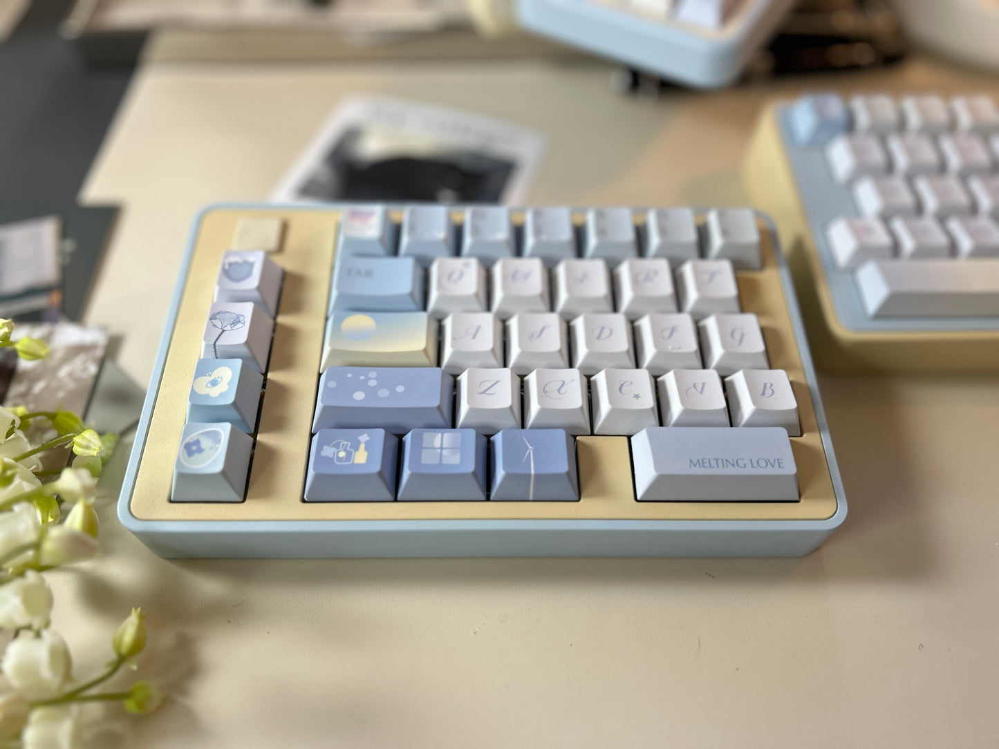 #0173 52Hz Pale Yellow Blue Keycap Cherry Profile