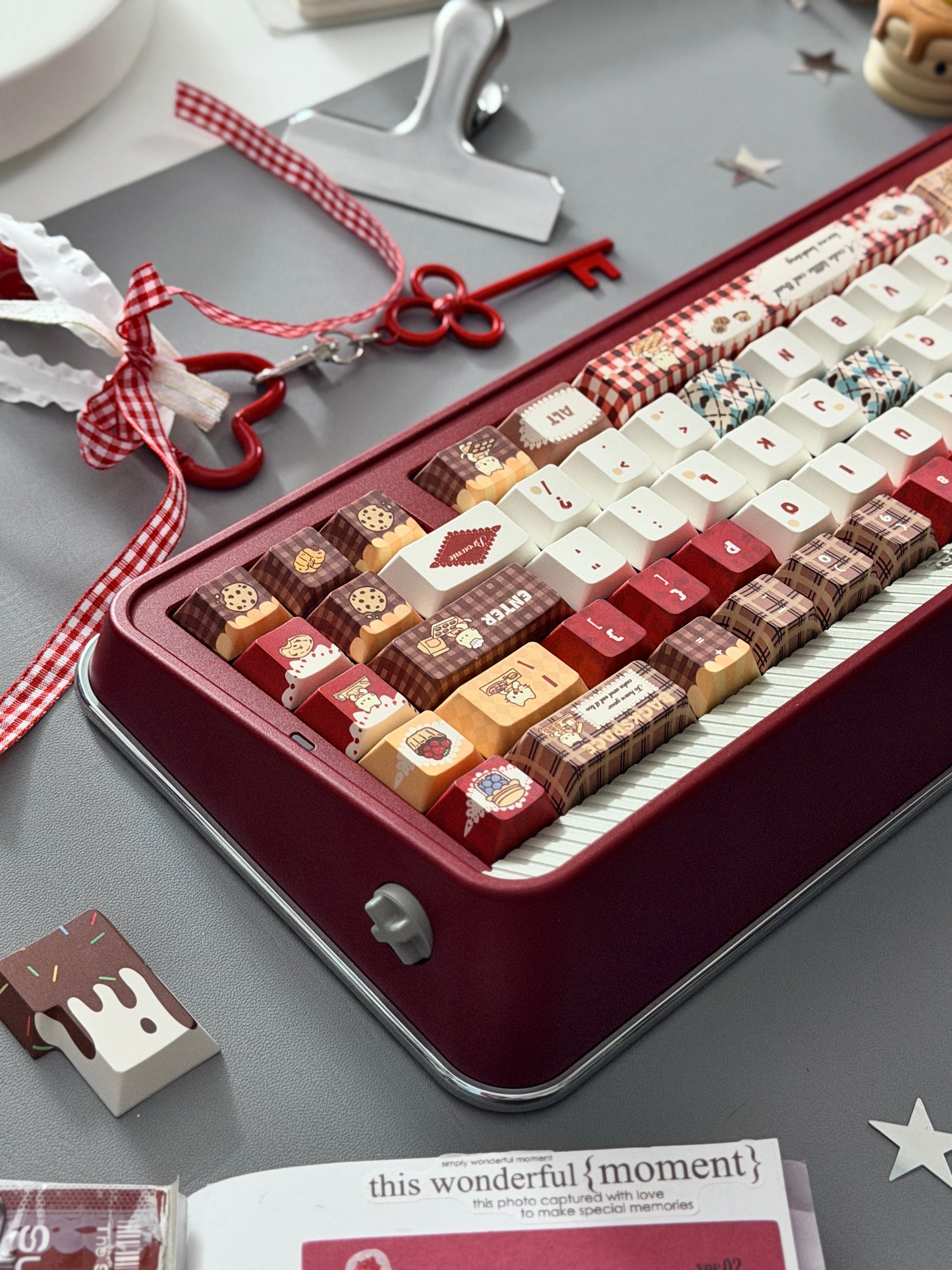 #0293 Baking Cat Cherry Profile Red Chocolate Keycap Designed By URE