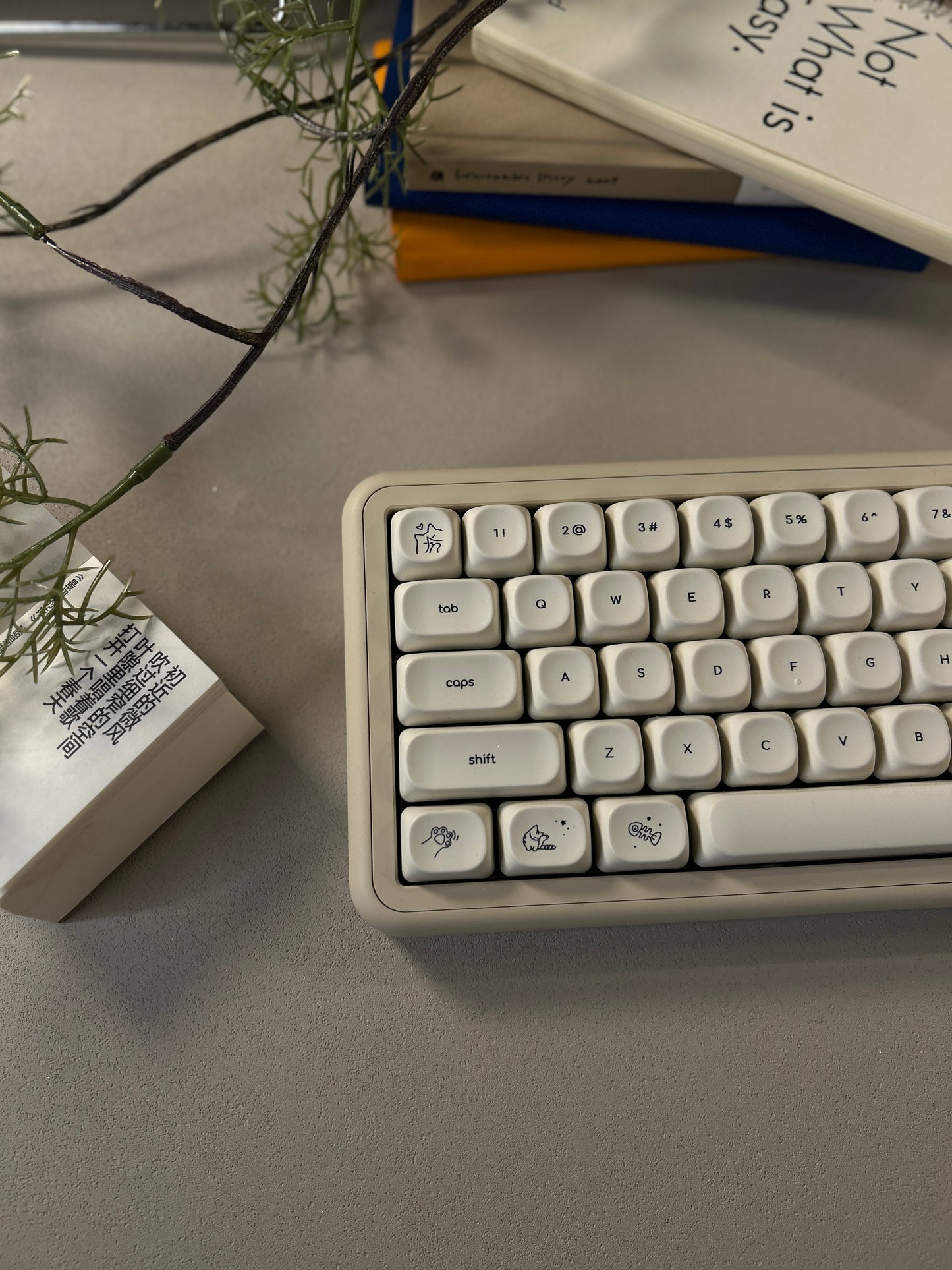 ONLY 1 INSTOCK Prebuilt Aluminum Customized Mechanical Keyboard ROSE65 Creamy white set
