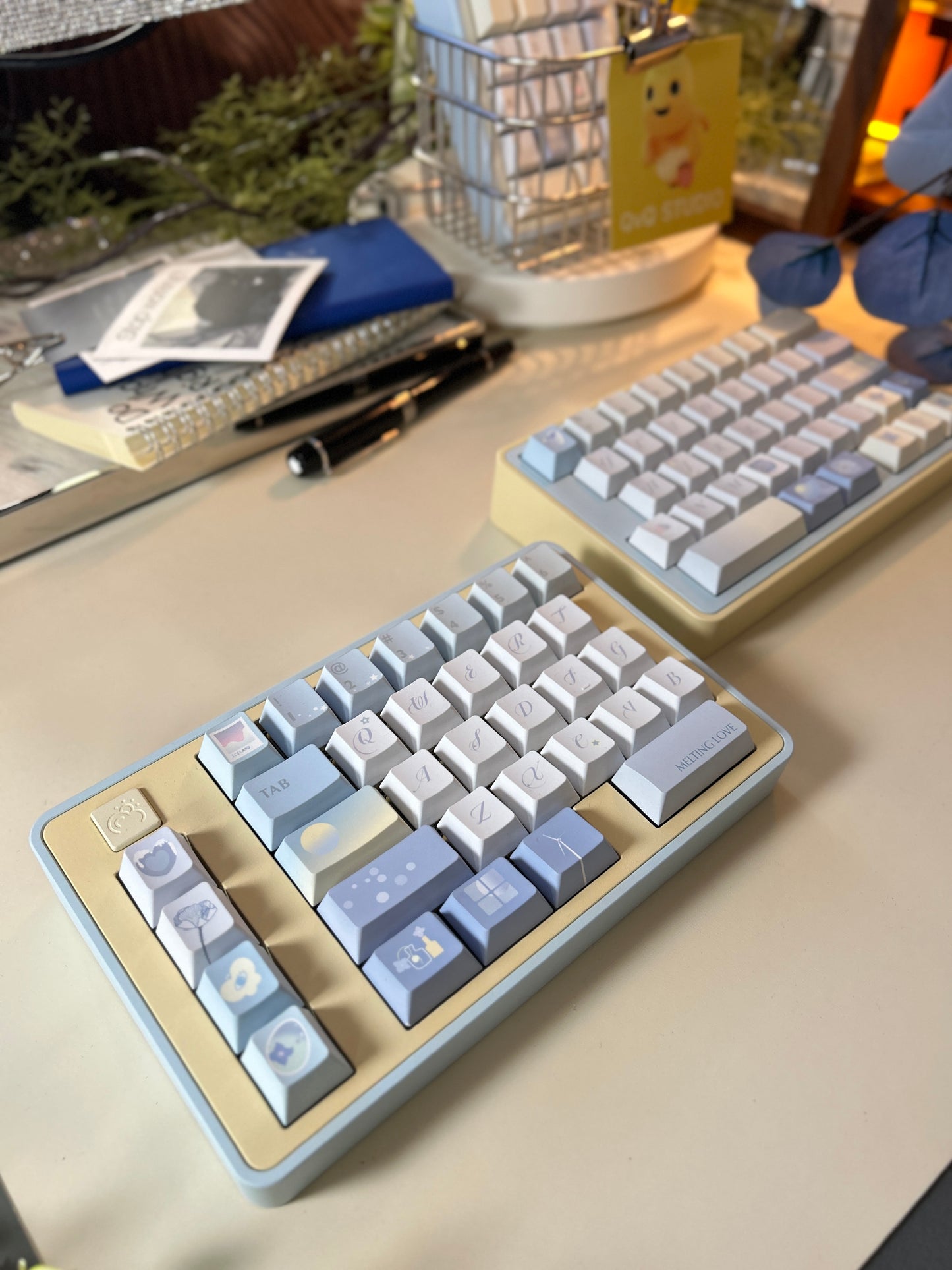 #0173 52Hz Pale Yellow Blue Keycap Cherry Profile