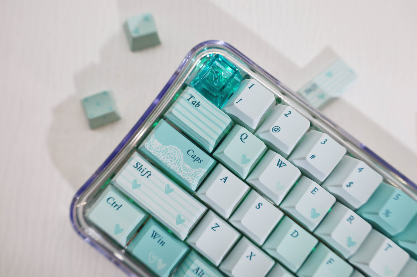 #0170 Peacock Green Tiffany Blue Keycap Heart Skipped A Beat Designed By Dorakey