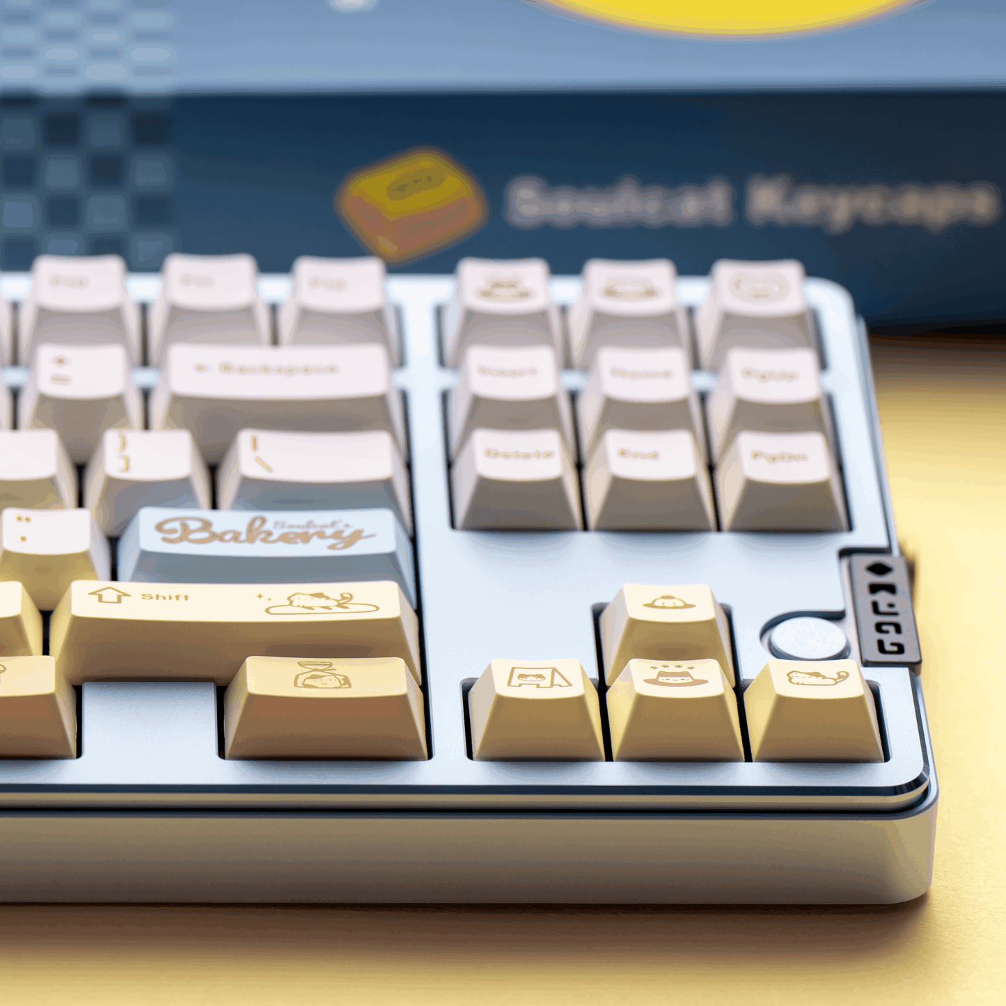 #0212 Light Yellow Pale Blue Baked Meow Cat Keycap Designed By SOULCAT (not including keyboard)