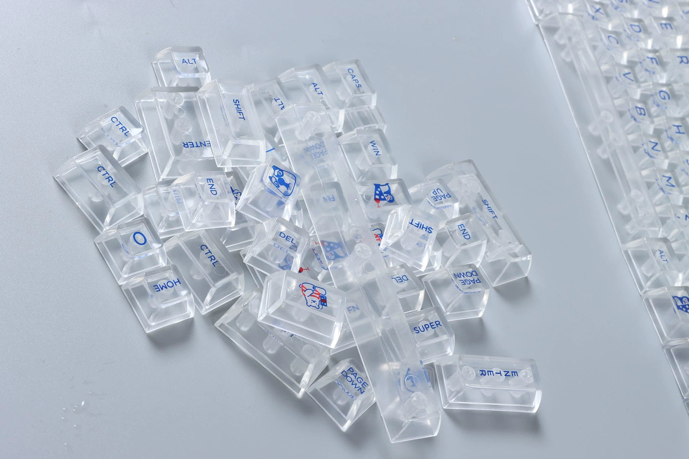 #0178 Transparent Keycap Polar Klein Blue Transparent Glaze Sealing Process Will Not Be Oily and Yellow SA Profle