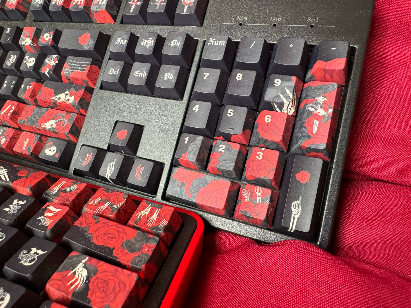 102 Gothic Rose Black Red Skeleton Aria Withered Bones Keycaps 143-keys