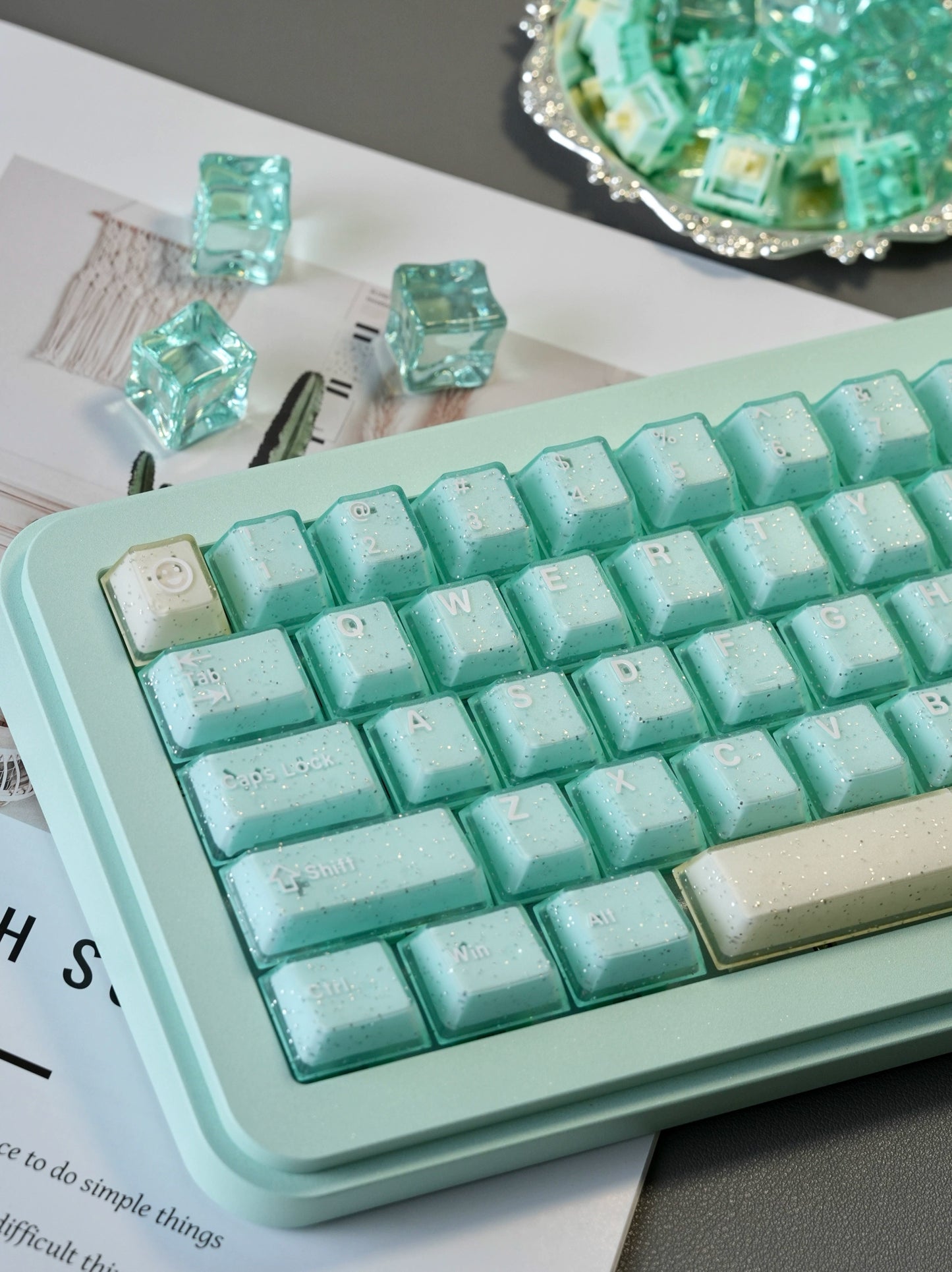 #0184 Pearl Peach Mint Smoothie Glitter Semi Transparent Keycap PBT + PC (not including keyboard)
