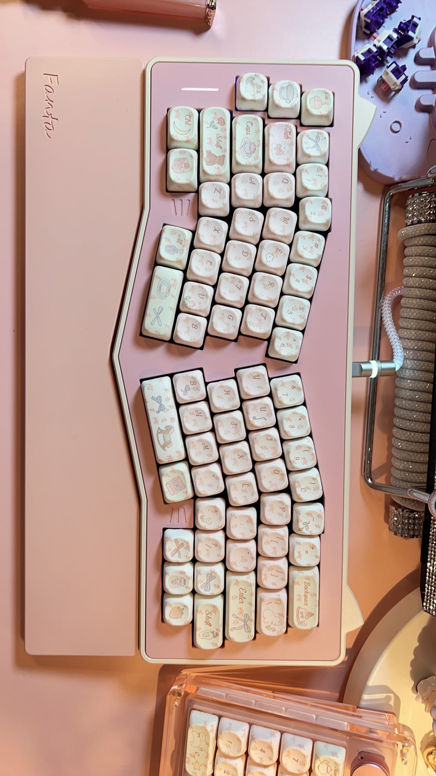 Preorder Kitten Alice Pastel Pink Beige Ergonomic Aluminum Customized Keyboard