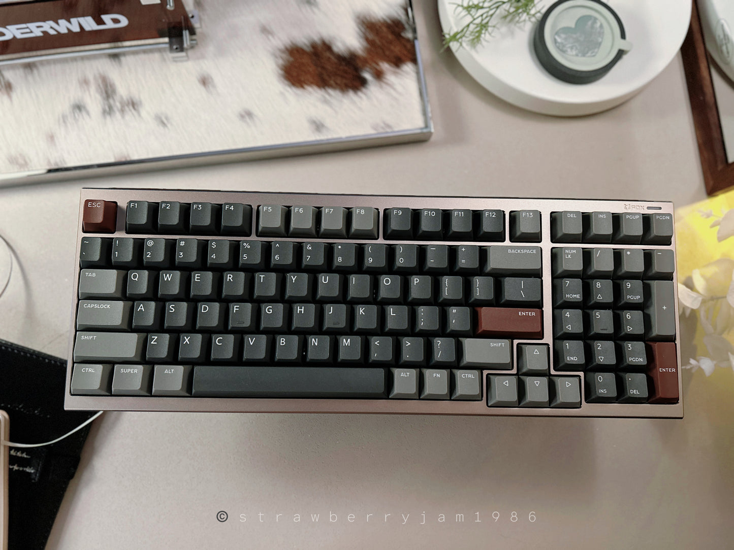 Unboxing Clearance ONLY 1 Instock IQUNIX FOX98 Aluminum Mechanical Keyboard