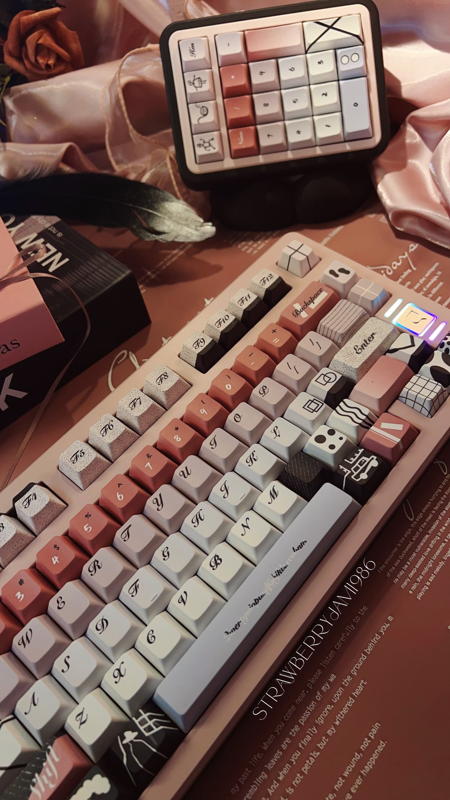 Prebuilt Rainbow75 Dusty Pink Black Aluminum Customized Mechanical Keyboard