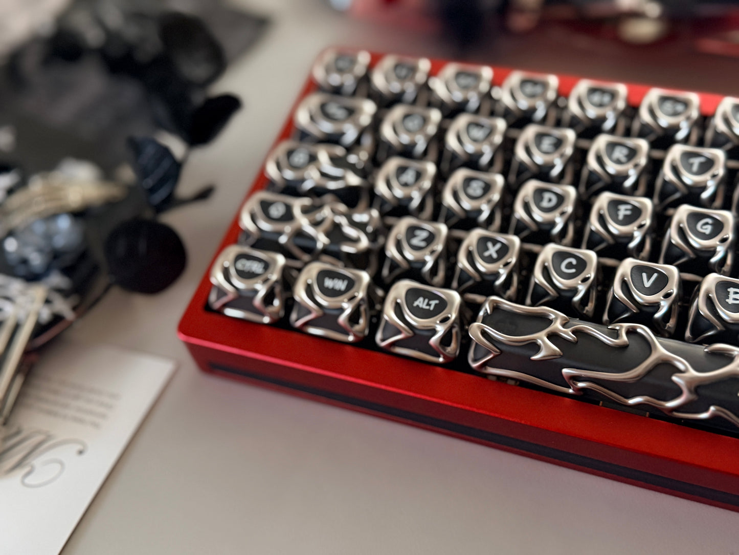Preorder Prebuilt Aluminum Custom Mechanical Keyboard Anordized Red Nut65 xvx Venom Metal-Texture Keycap & firstblood transparent Keycap set