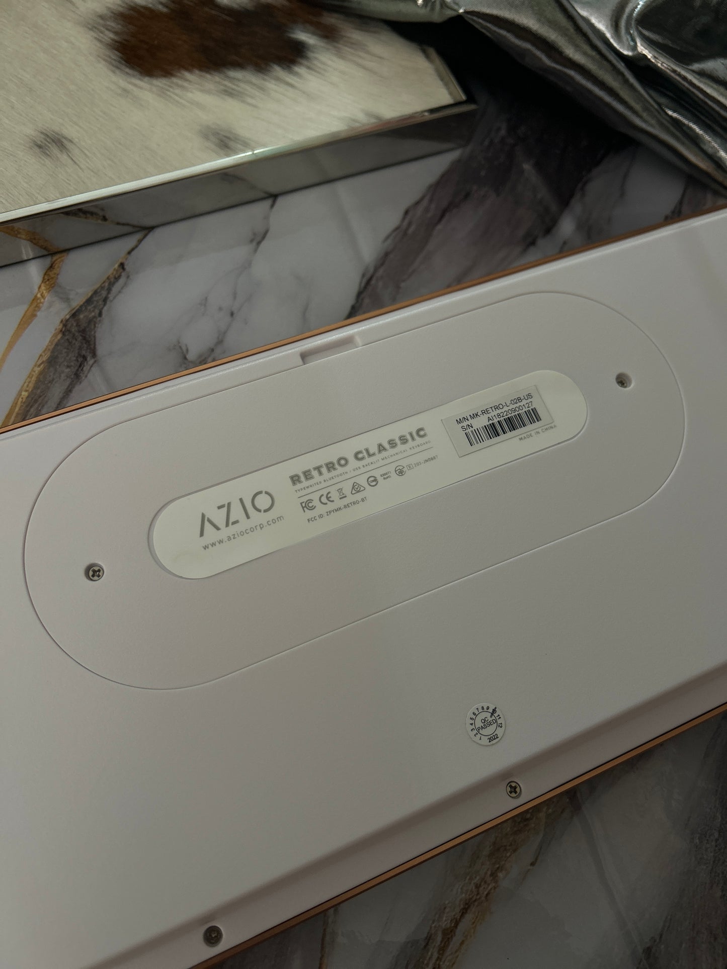 Unboxing For SALEs Azio Retro Classic USB (Posh) - USB Wired Leather Vintage Backlit Mechanical Keyboard for PC/Mac (MK-RETRO-L-02-US)