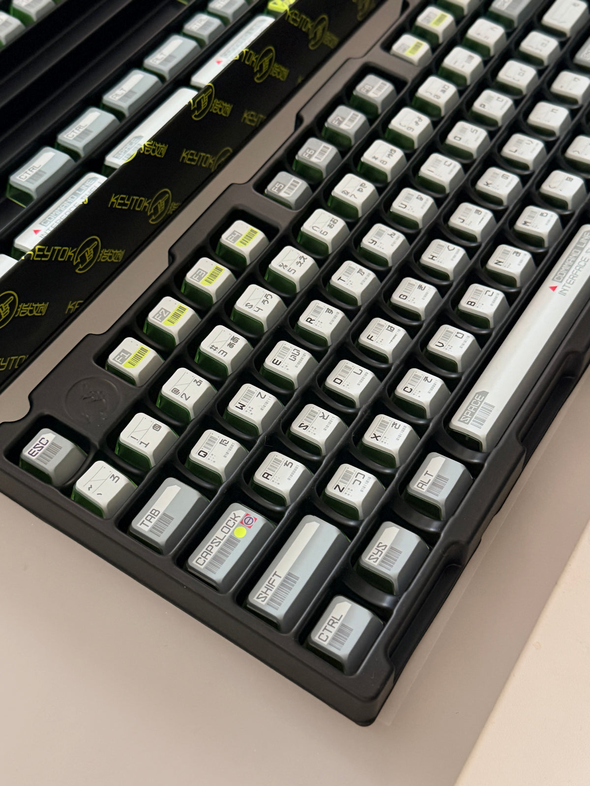 ONLY 1 Instock Prebuilt Aluminum Custom Mechanical Keyboard Ganzo60 Set  | Wireless | Backlit