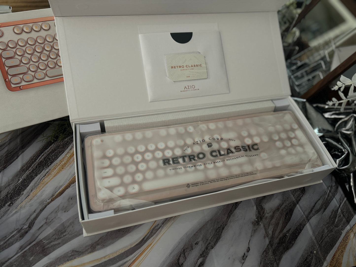 Unboxing For SALEs Azio Retro Classic USB (Posh) - USB Wired Leather Vintage Backlit Mechanical Keyboard for PC/Mac (MK-RETRO-L-02-US)