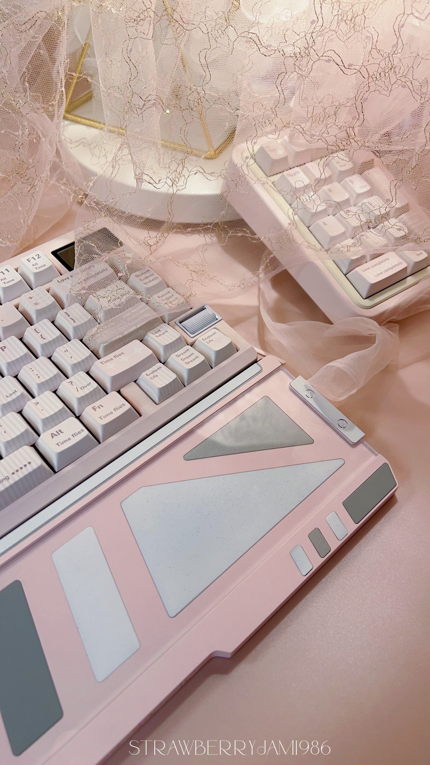 【Only 1 In-stock】Prebuilt ZOOM75 TIGA strawberry icecream pastel Pink tri_mode Aluminum Customized Mechanical Keyboard set （not including number pad）