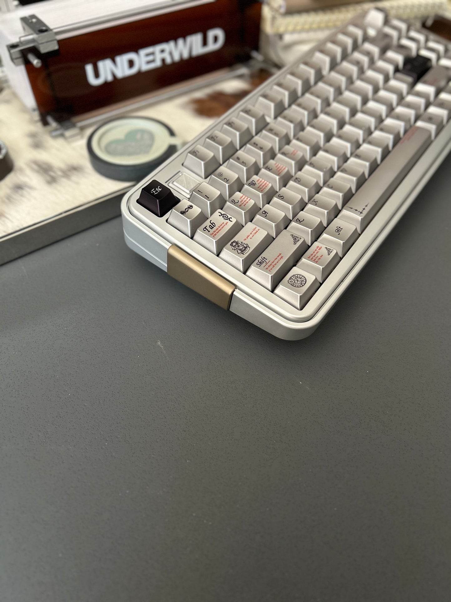 PREORDER Prebuilt Aluminum Customized Mechanical Keyboard Bread75 Silver Keyboard Set