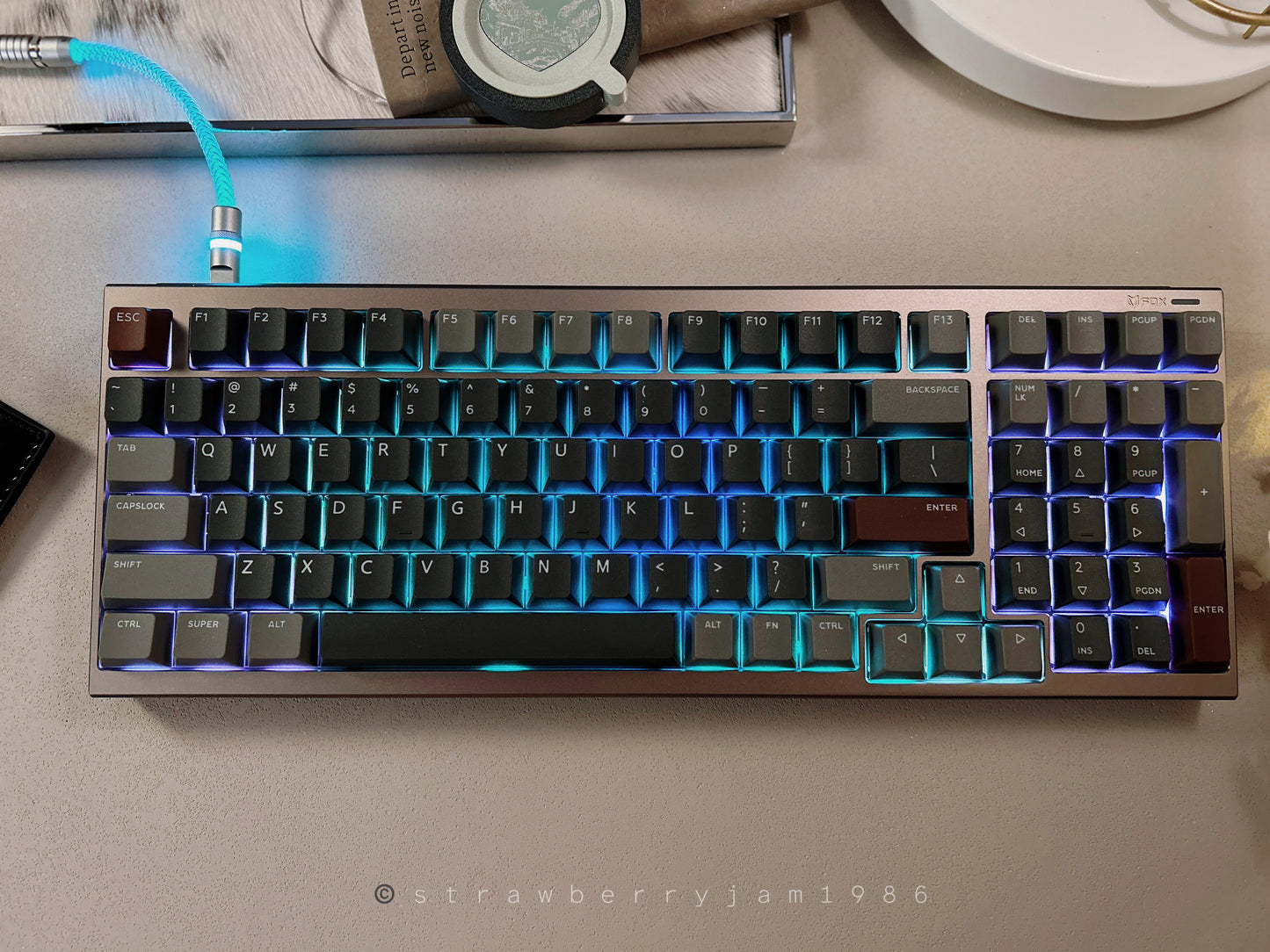 Unboxing Clearance ONLY 1 Instock IQUNIX FOX98 Aluminum Mechanical Keyboard