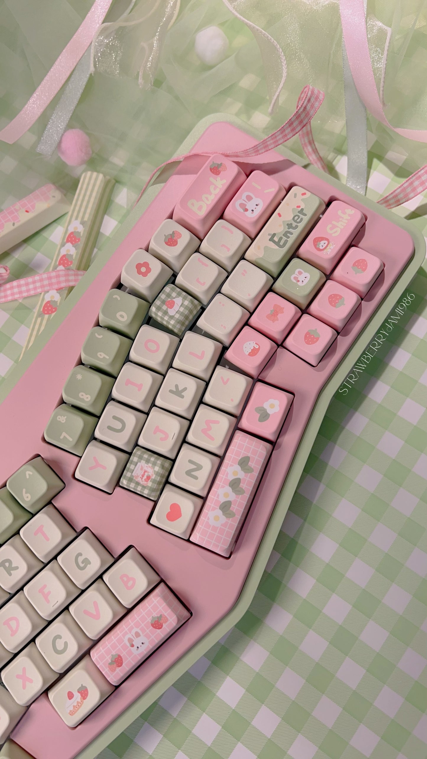 098 Pink Green Picnic Plaid Strawberry Milk Rabbit Keycap Cherry/MDA Profile 158-keys