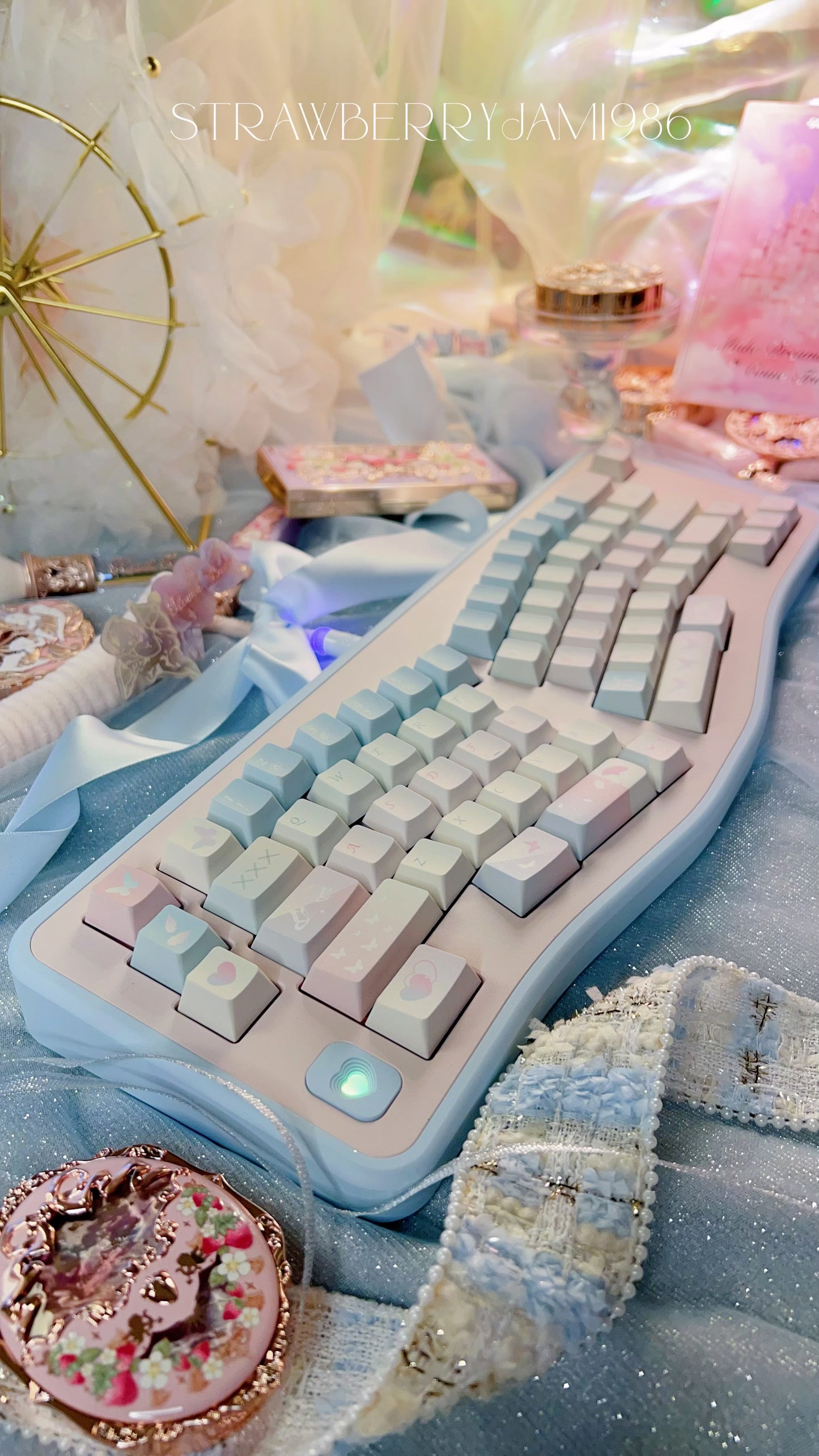 109 Cocoon and Butterfly Pastel Pink and Blue Keycap Cherry Profile