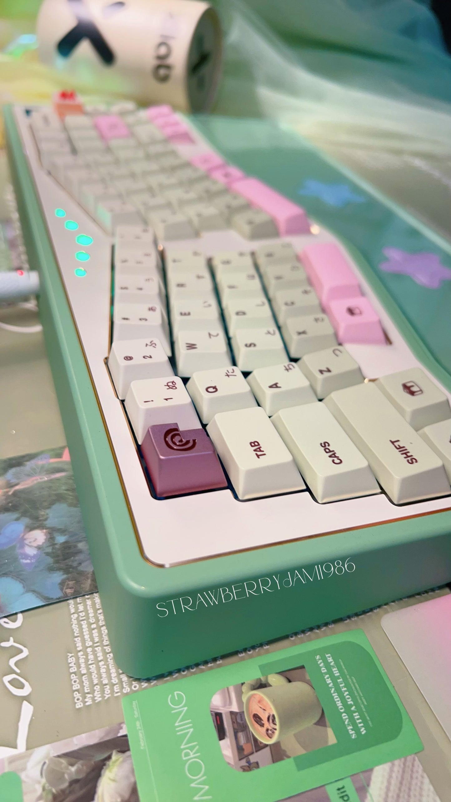 【Only 1 In-stock】Prebuilt StarAlice Ergonomic Green Pink Aluminum Customized Mechanical Keyboard with Wrist rest