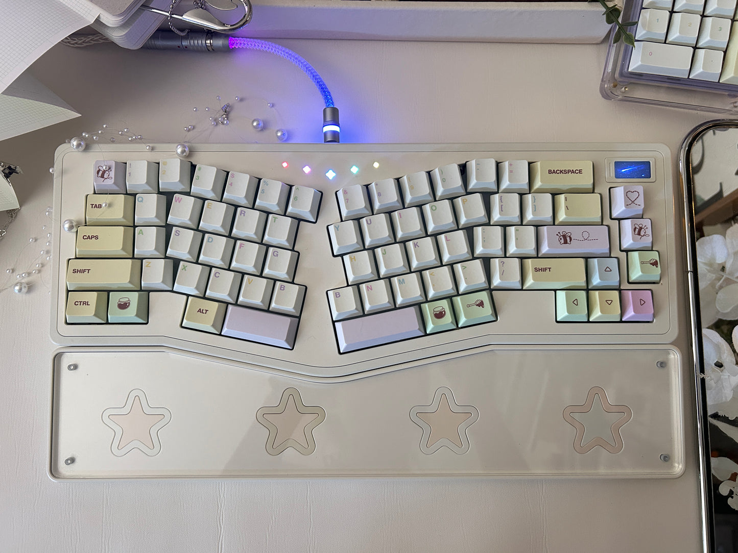 Prebuilt Aluminum Customized Mechanical Keyboard Staralice Ergonomic Cream White Set With Wristrest（not including number pad）