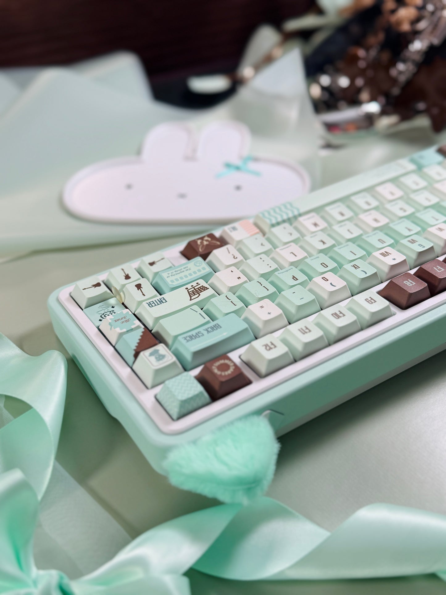 Preorder Prebuilt Aluminum Wireless Custom Mechanical Keyboard Loveletter75 Mint White ➕ Number Pad