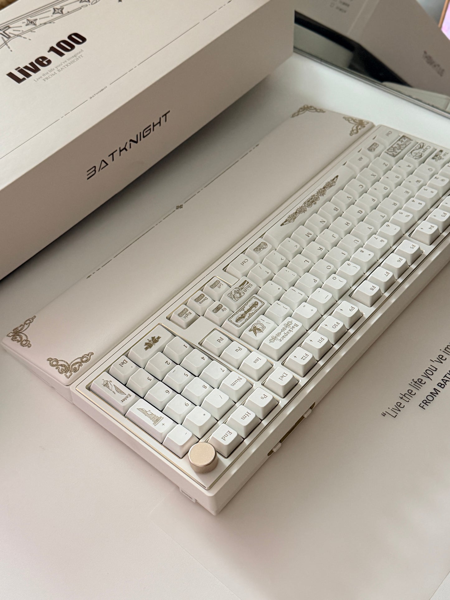 Unboxing Clearance ONLY 1 Instock velocifiretech Bat Knight Live100 Mechanical Keyboard- White Gold With Wristrest