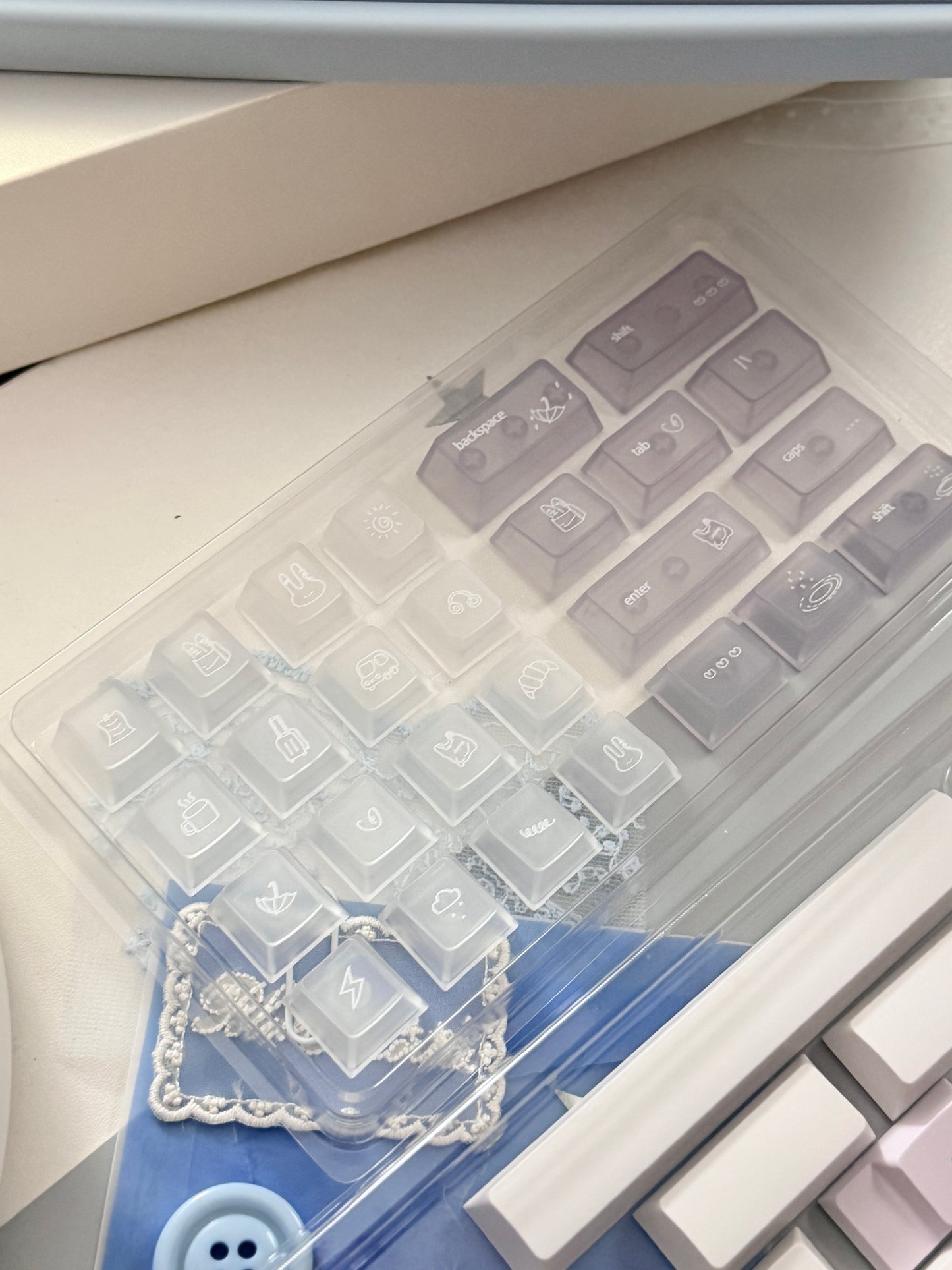 #0296 Minimalist Pale Blue White & Gray Keycap Set – Retro Japanese Style PBT Keycaps for Mechanical Keyboards Designed By Mochi Lab