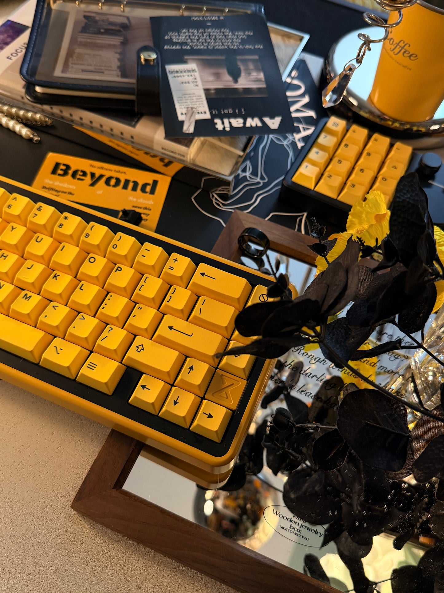 ONLY 1 INSTOCK Prebuilt Aluminum Customized Mechanical Keyboard BUFF65 Yellow Black Set