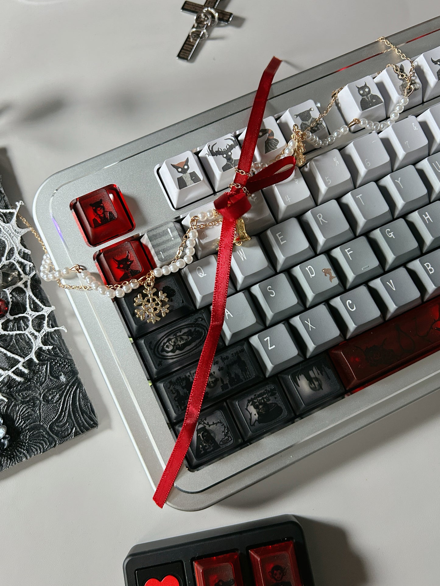 Preorder Prebuilt Aluminum Customized Mechanical Keyboard Rich98 Silver Set（not including the crocodile artisan or hearted decoration tray）