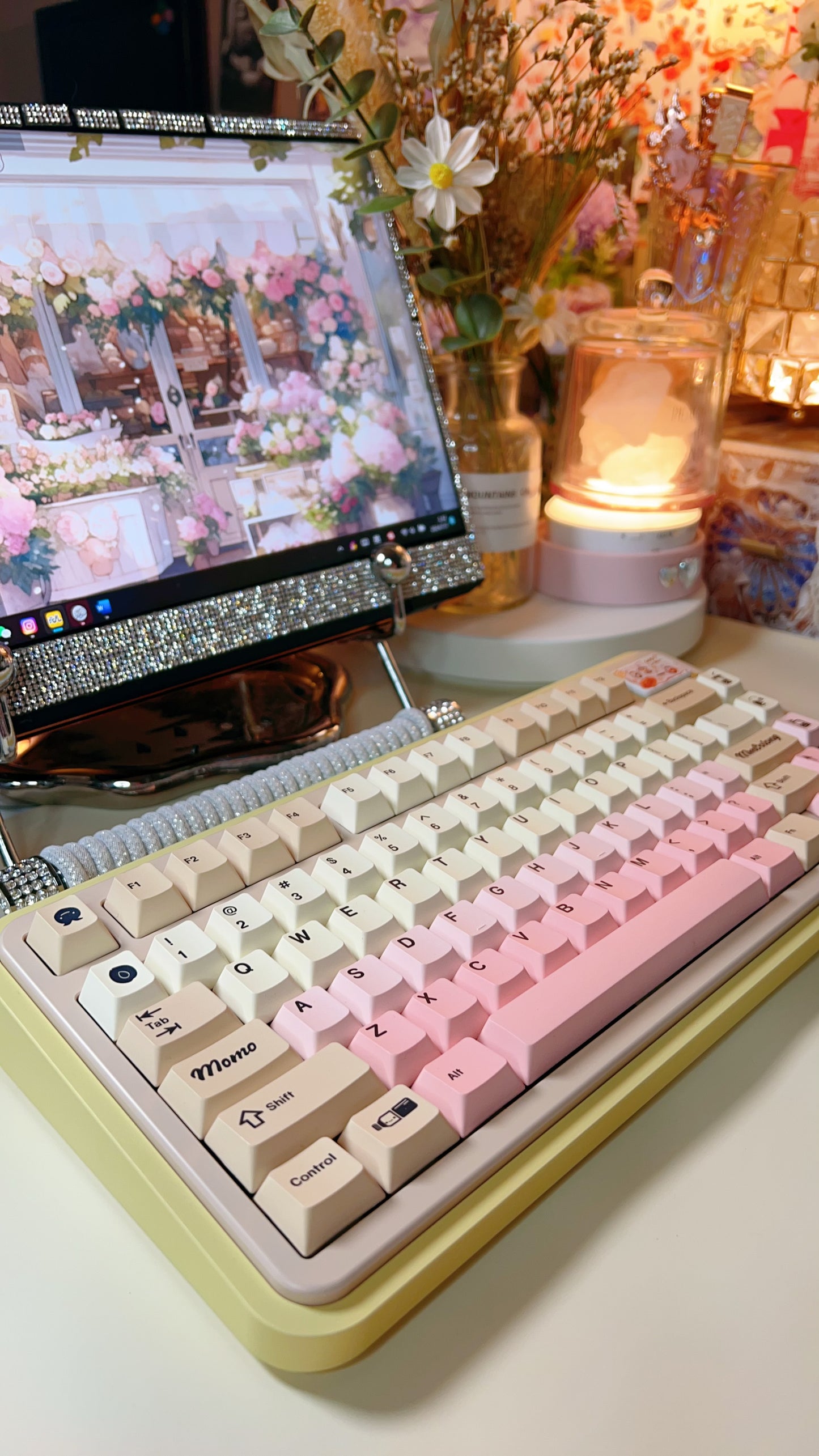 【Only 1 In-stock】Prebuilt Rich75 Creamy Thock Pastel yellow Aluminum Customized Mechanical Keyboard