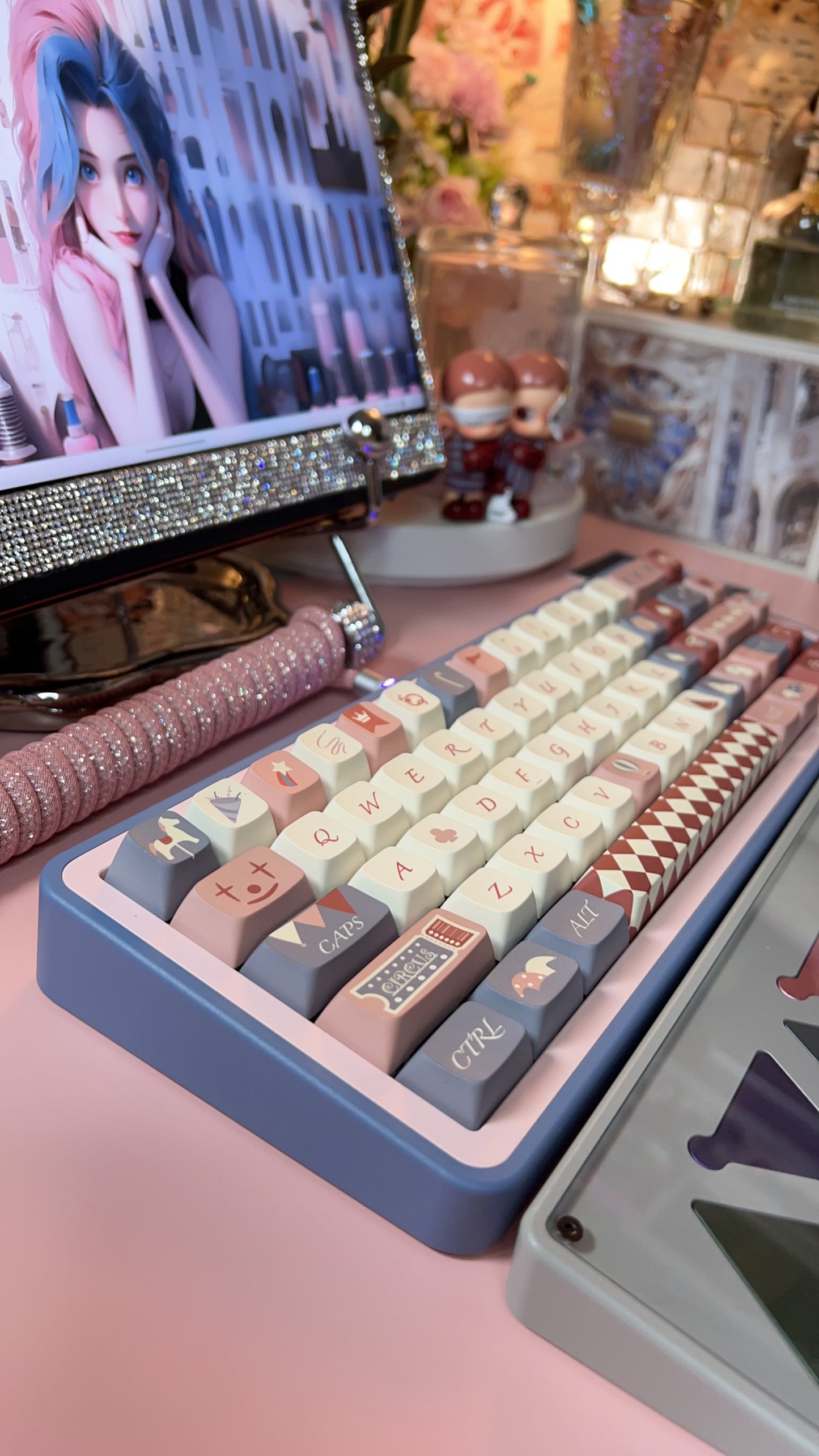 Prebuild Lucky67 Dusty Blue Dirty Rose Pastel Red Circus Theme Aluminum Mechanical Customized Keyboard