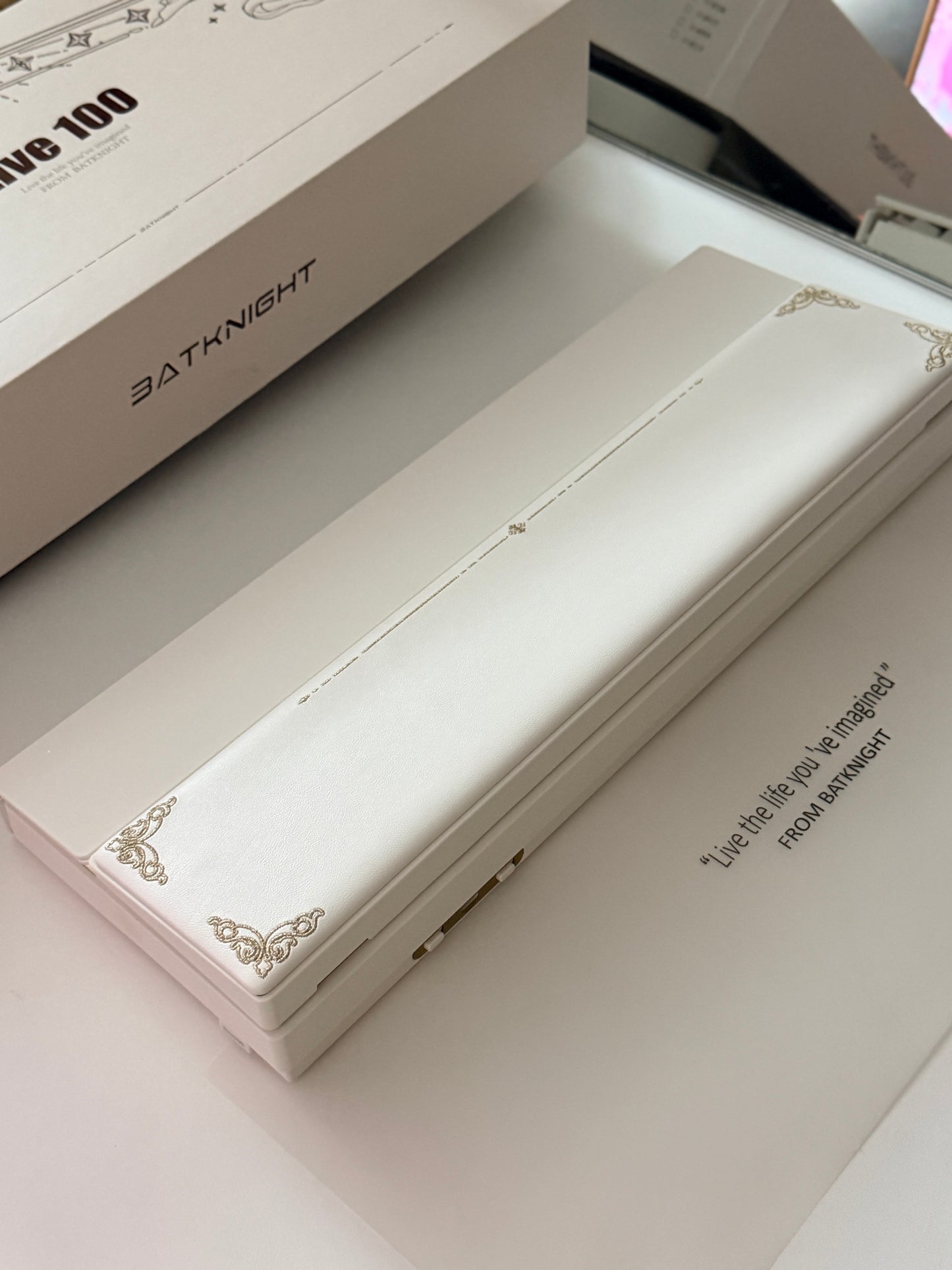 Unboxing Clearance ONLY 1 Instock velocifiretech Bat Knight Live100 Mechanical Keyboard- White Gold With Wristrest