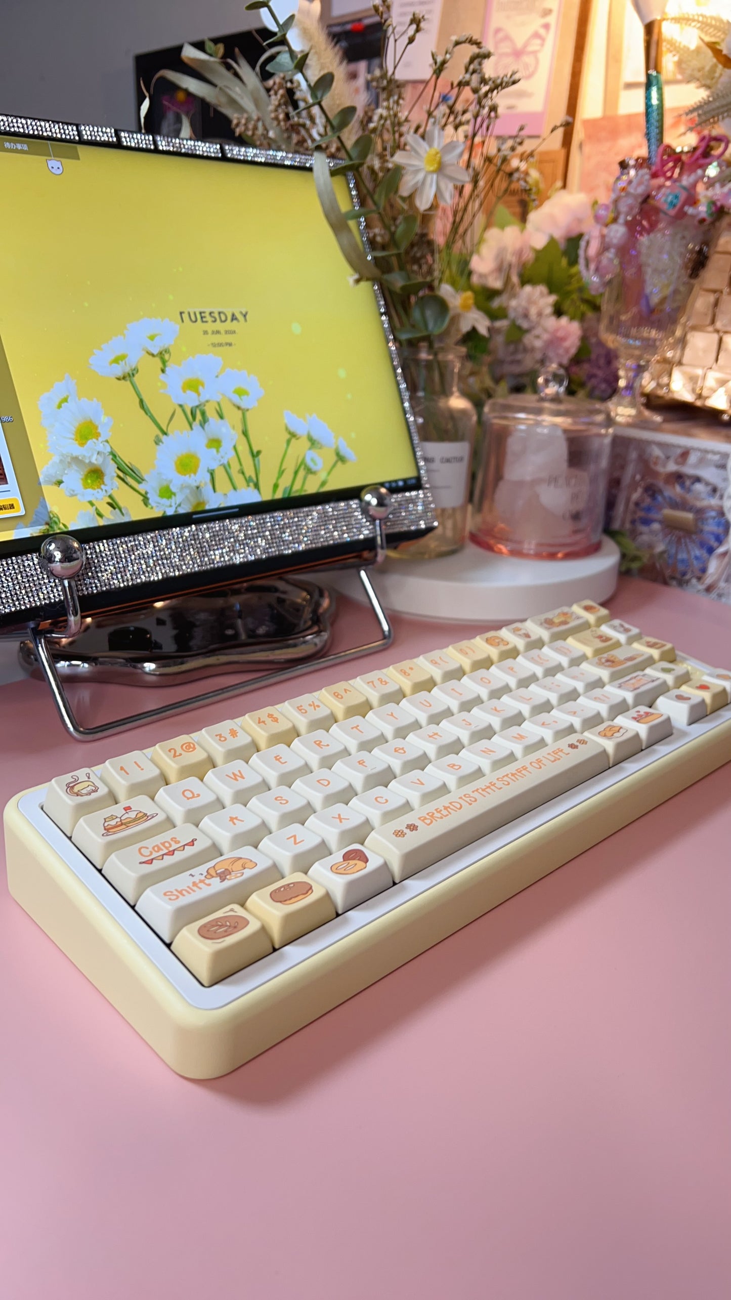 【Only 1 In-stock】Prebuilt Pastel Creamy Yellow Rose65 Aluminum Customized Mechanical Keyboard