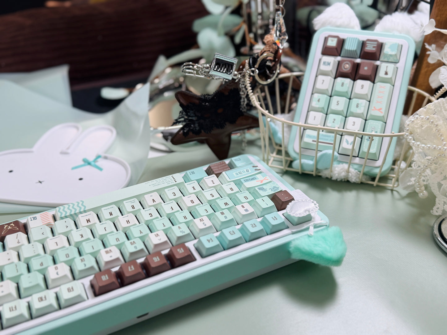 Preorder Prebuilt Aluminum Wireless Custom Mechanical Keyboard Loveletter75 Mint White ➕ Number Pad