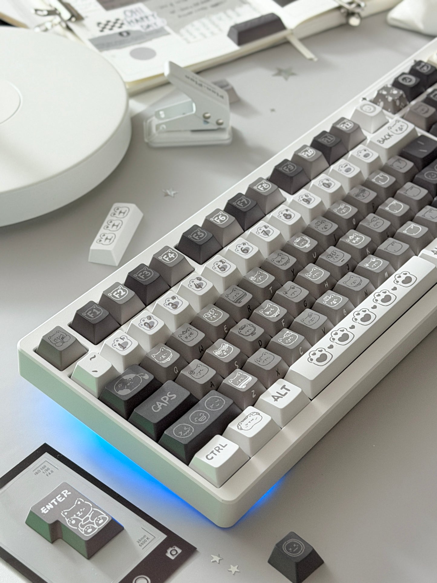 ONLY 1 Instock Prebuilt Aluminum Custom Mechanical Keyboard ND104 Emo Gray Keycaps Toast Switch