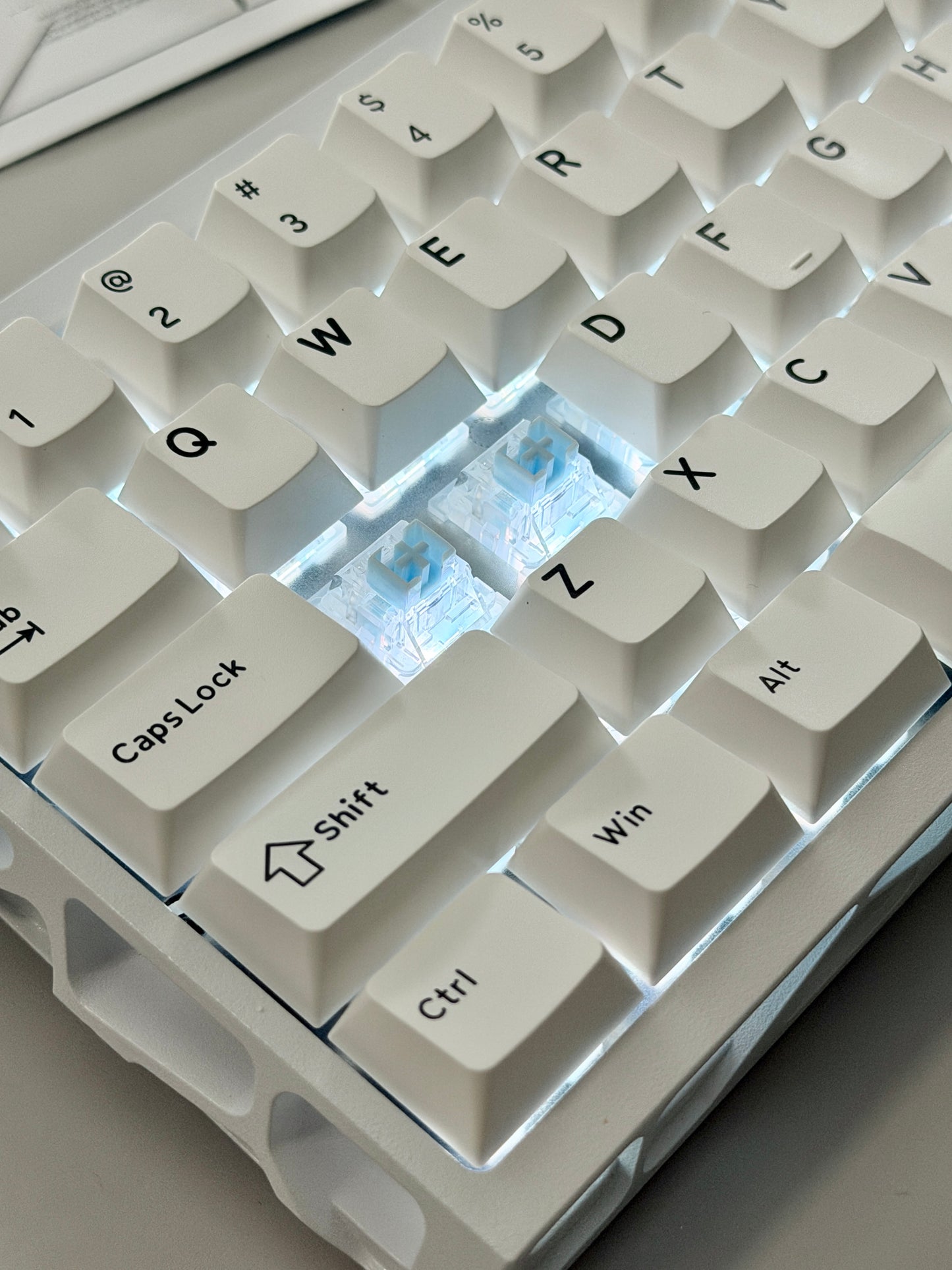 ONLY 1 Unboxing Clearance H60 Aluminum Hollow Magnetic Switch wireless RGB 8K Keyboard – White