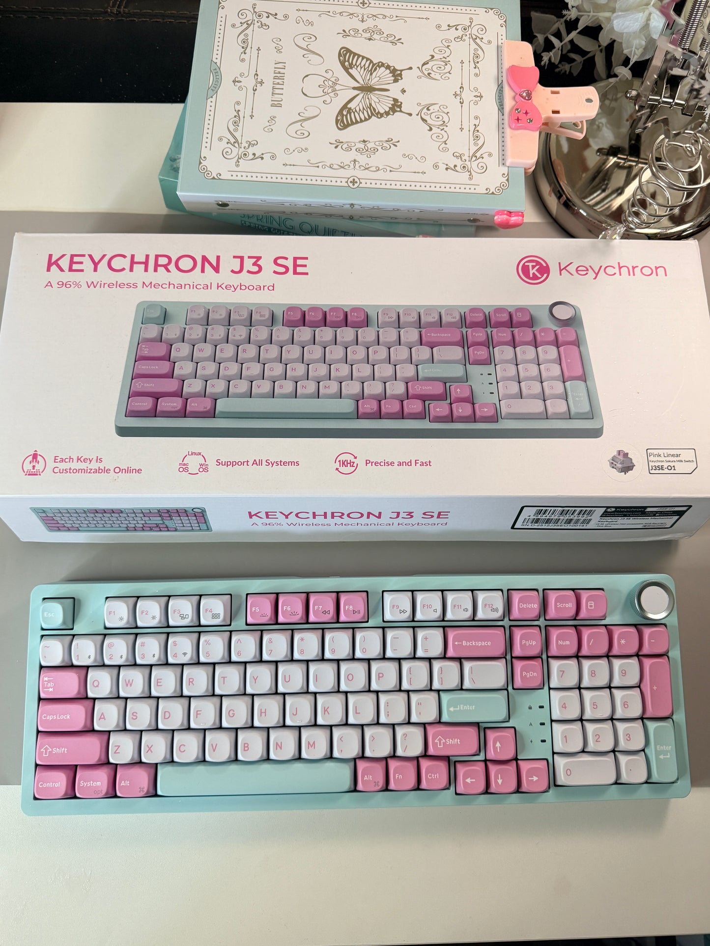 Sample For Sale ONLY 1 Instock Keychron J3SE Pink Green Wireless Custom Mechanical Keyboard