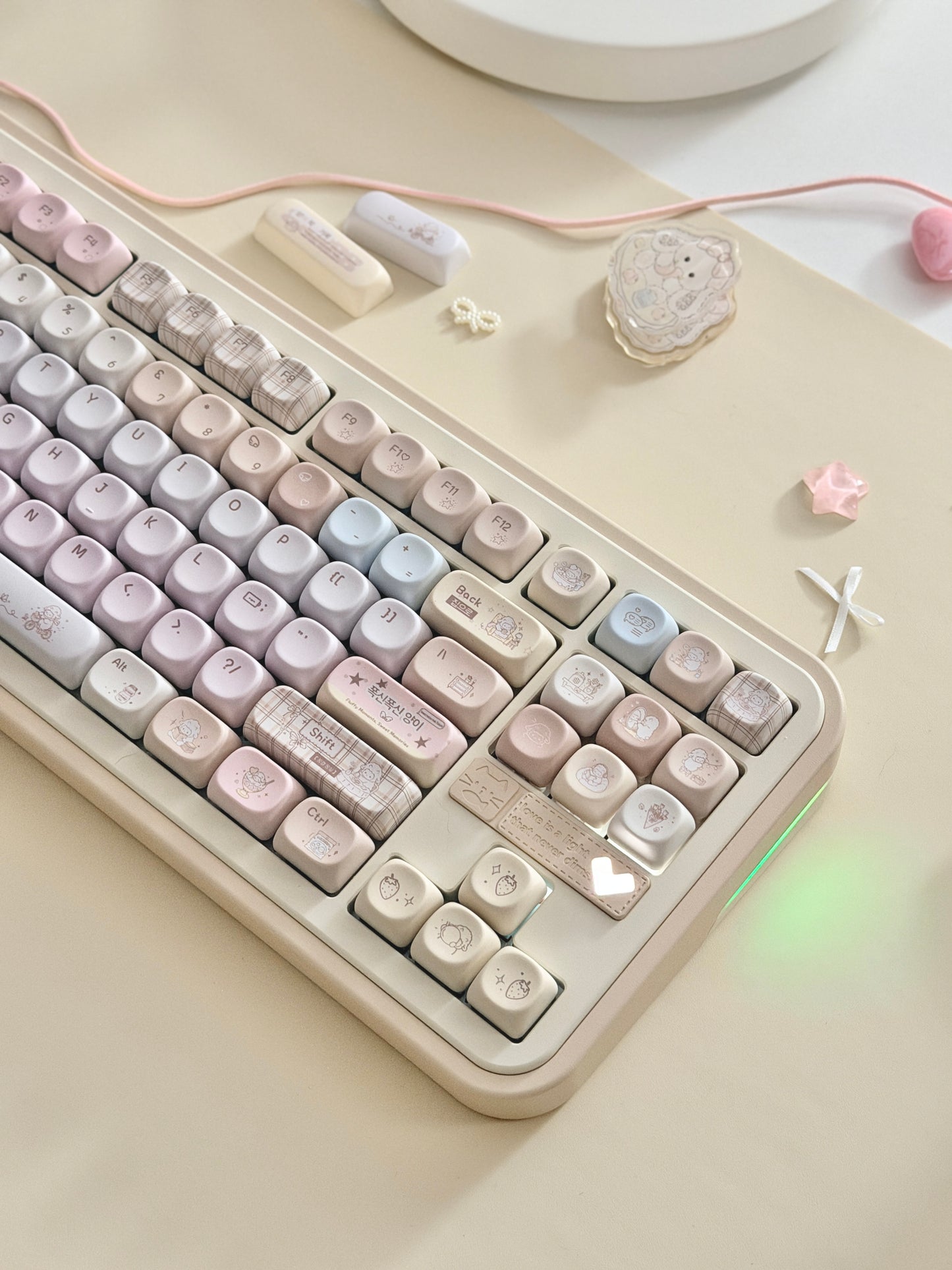 #0292 Cream Pale Pink Lamp Cake Cherry/moa Profile Keycap