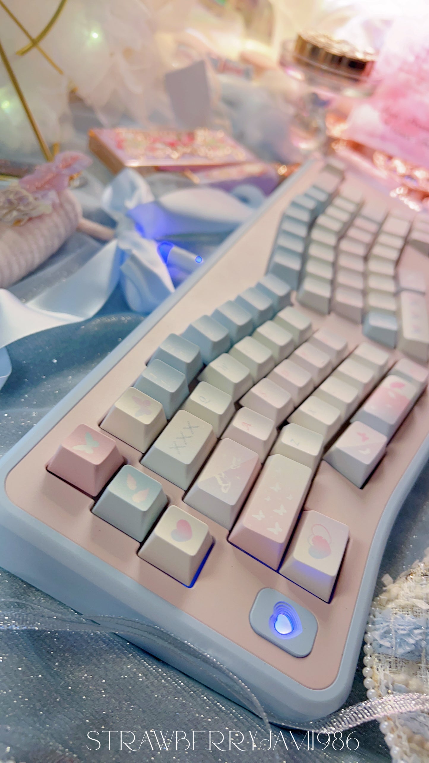 109 Cocoon and Butterfly Pastel Pink and Blue Keycap Cherry Profile