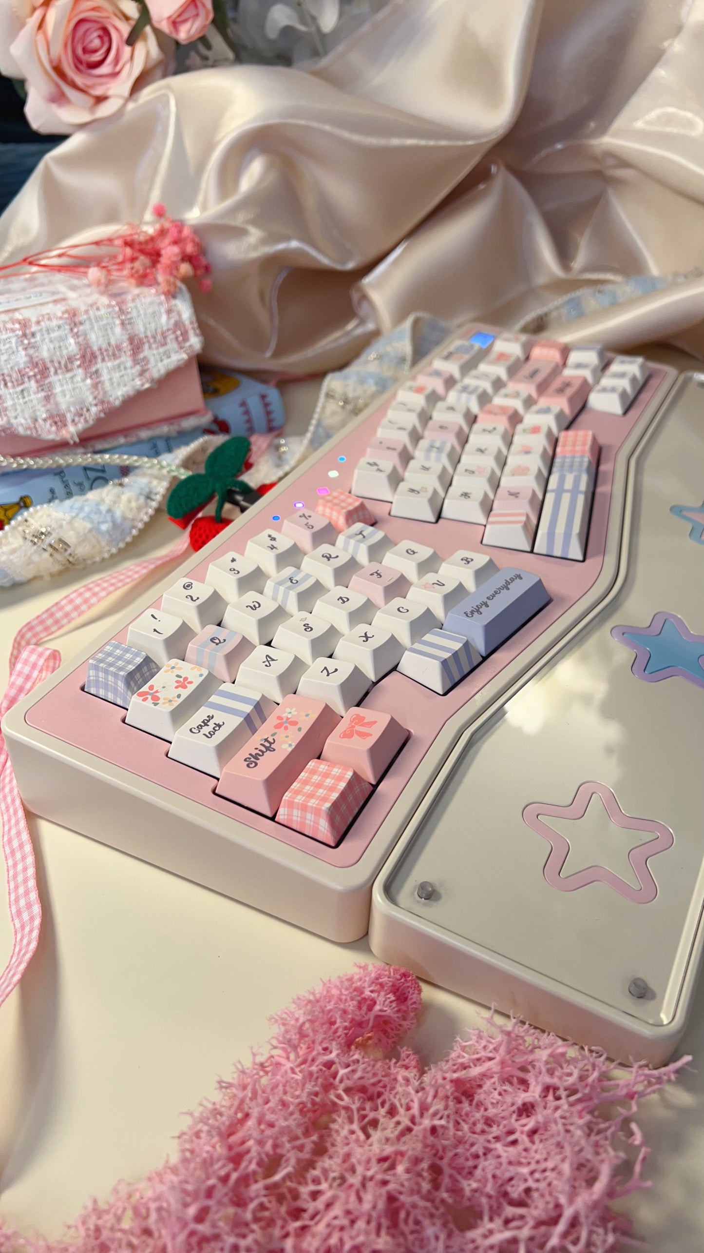 043 Pastel Pink Blue Grids Garden Keycap Cherry/ MOA Profile 152 keys BeeFun design