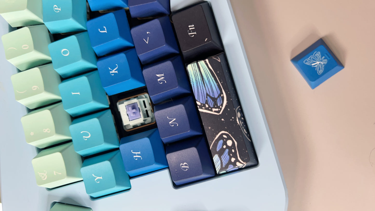 Prebuilt Pastel Blue Spring Ergonomic Aluminum Customized Mechanical Keyboard With Midnight Blue Butterfly Keycaps