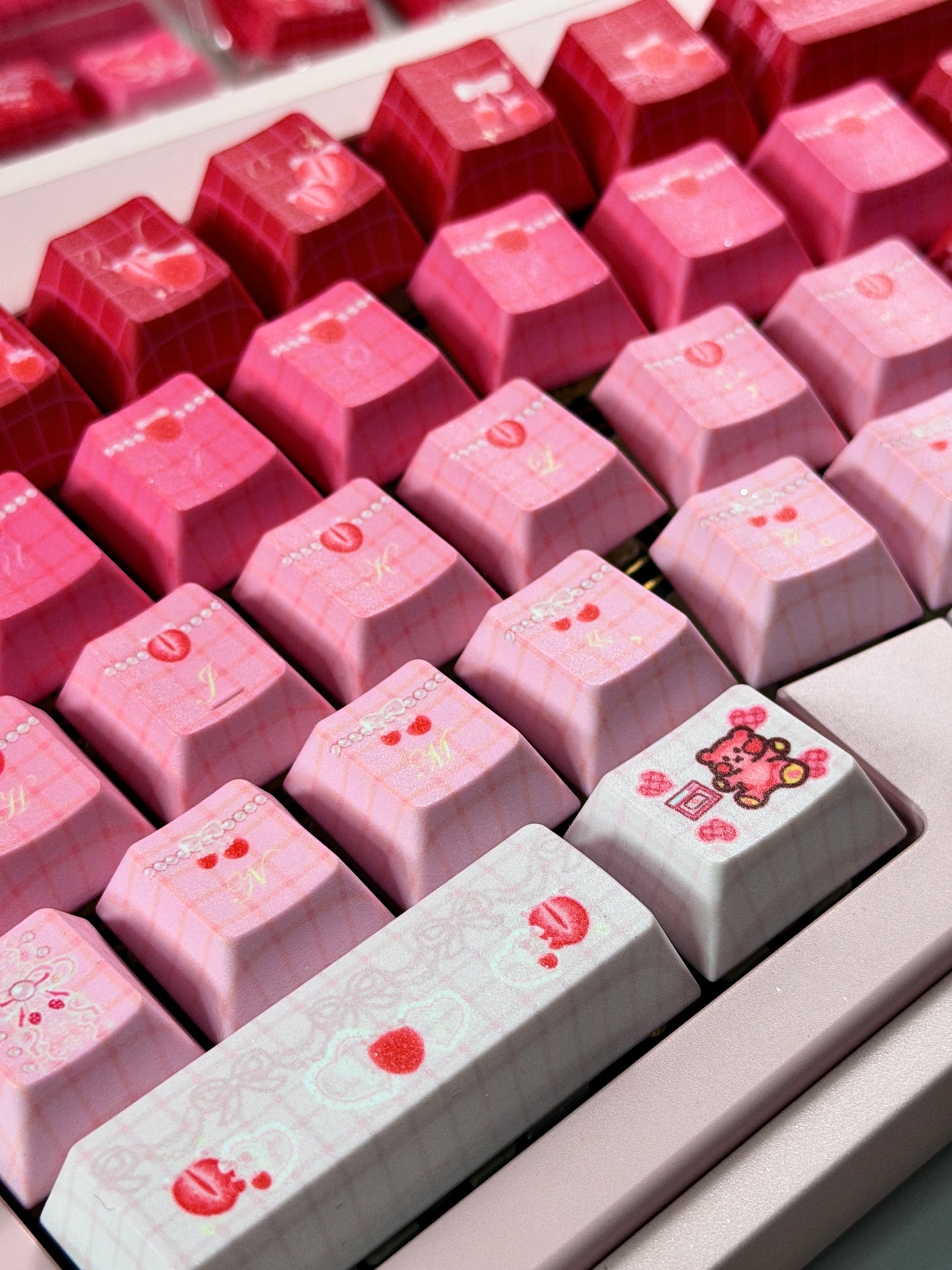 #0270 [Limited Edition] Cute Pink Strawberry Bear Keycap Cherry Profile （Not including keyboard）