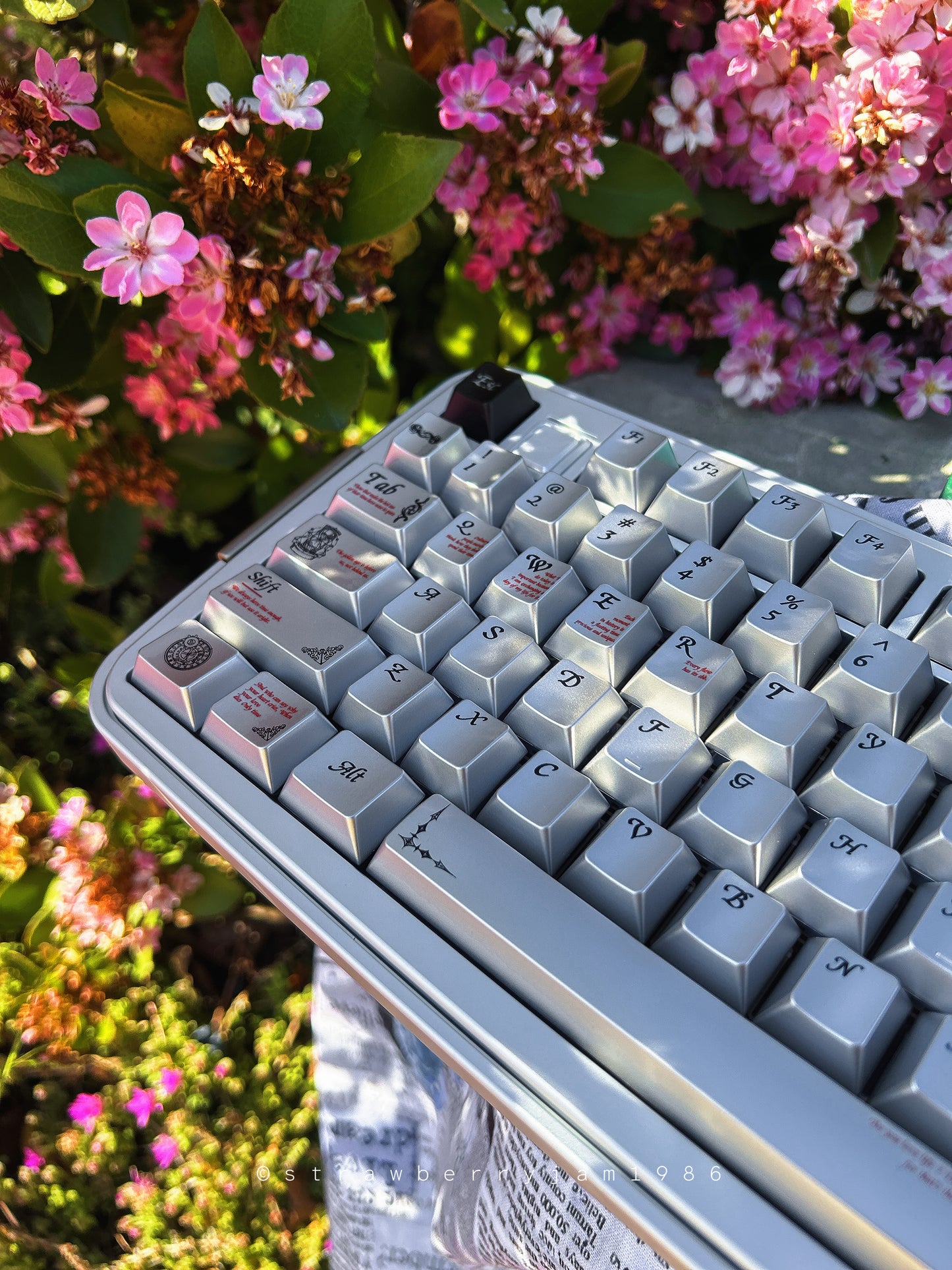PREORDER Prebuilt Aluminum Customized Mechanical Keyboard Bread75 Silver Keyboard Set