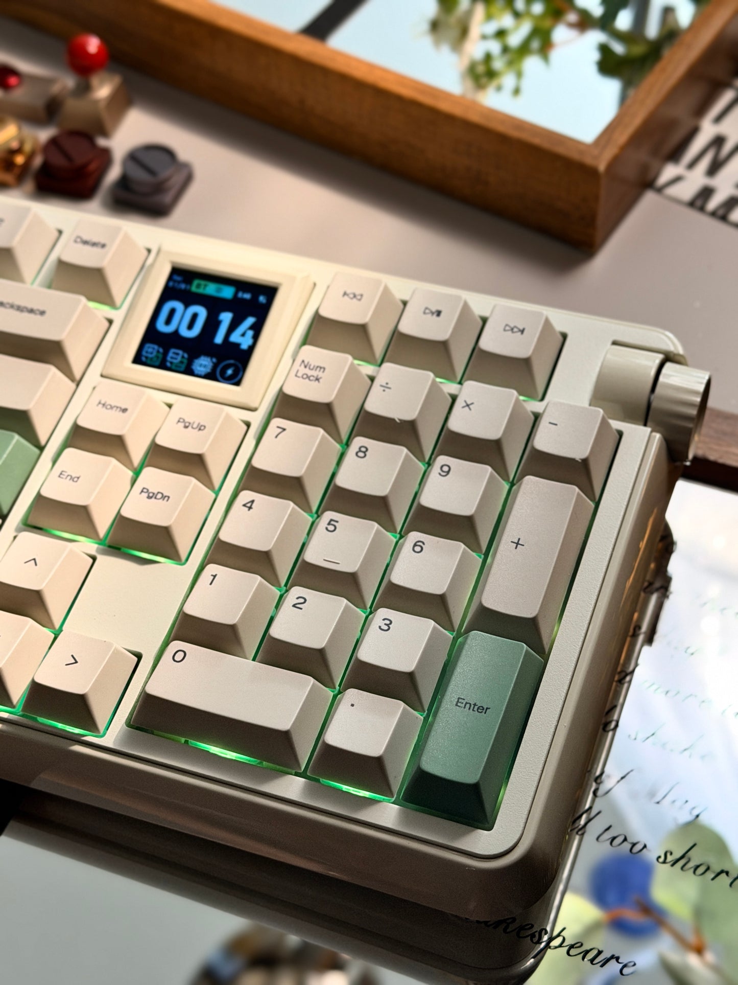 Unboxing Clearance ONLY 1 Instock EPOMAKER RT100 PRO Retro White （Creamy Jade Switch）