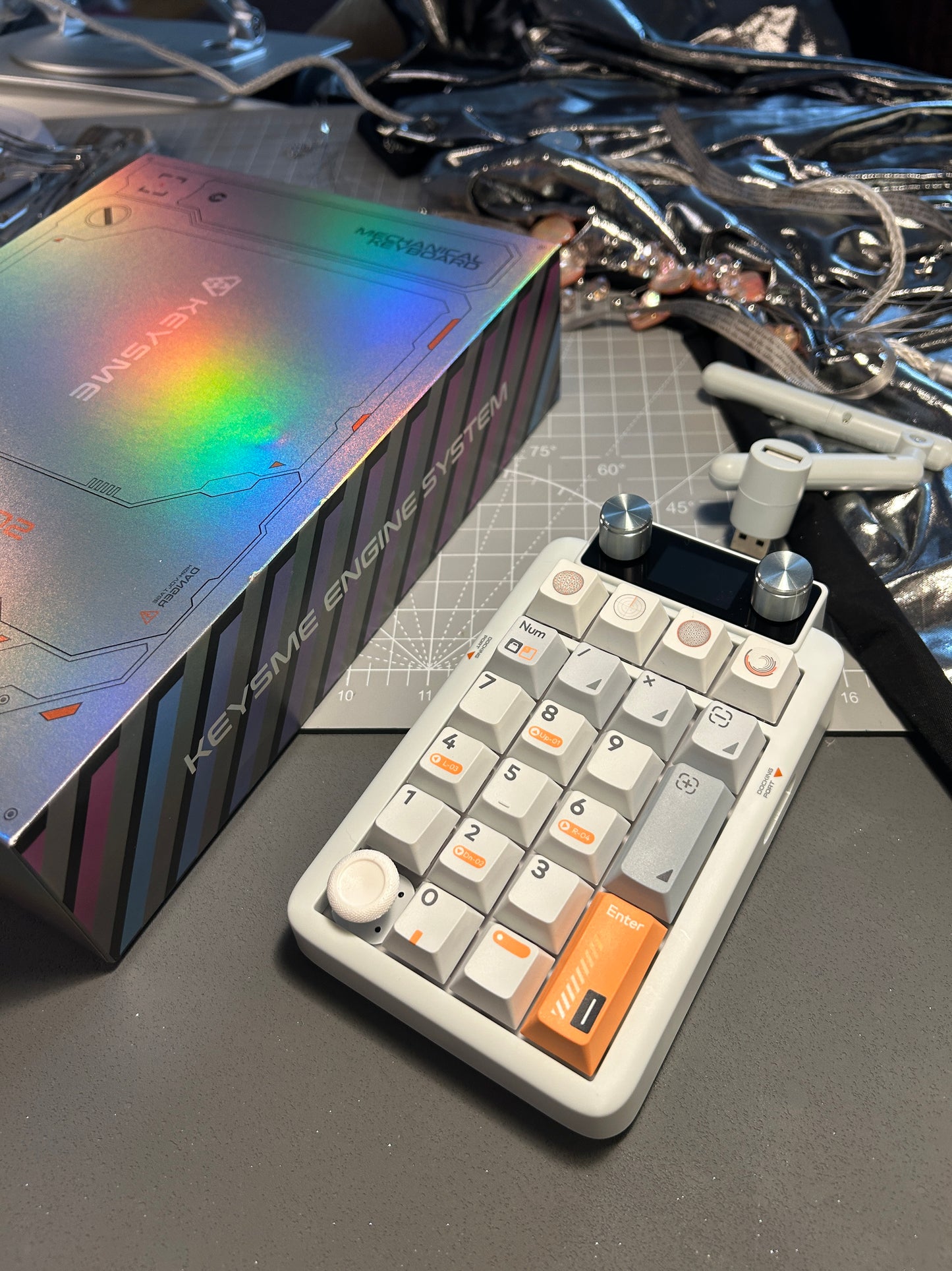 Unboxing Sample For Sales ONLY 1 Instock KeysMe Lunar 01 Mechanical Keyboard + Pad Set