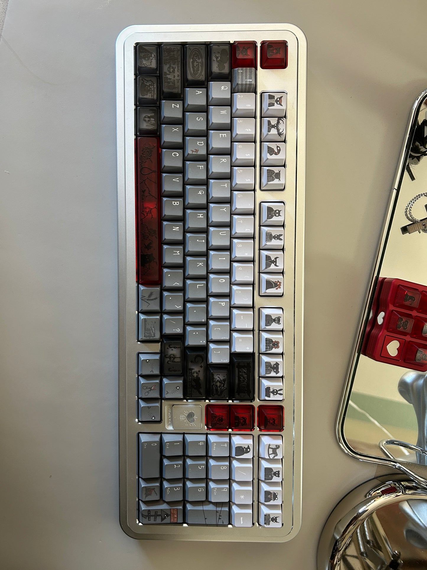 Preorder Prebuilt Aluminum Customized Mechanical Keyboard Rich98 Silver Set（not including the crocodile artisan or hearted decoration tray）