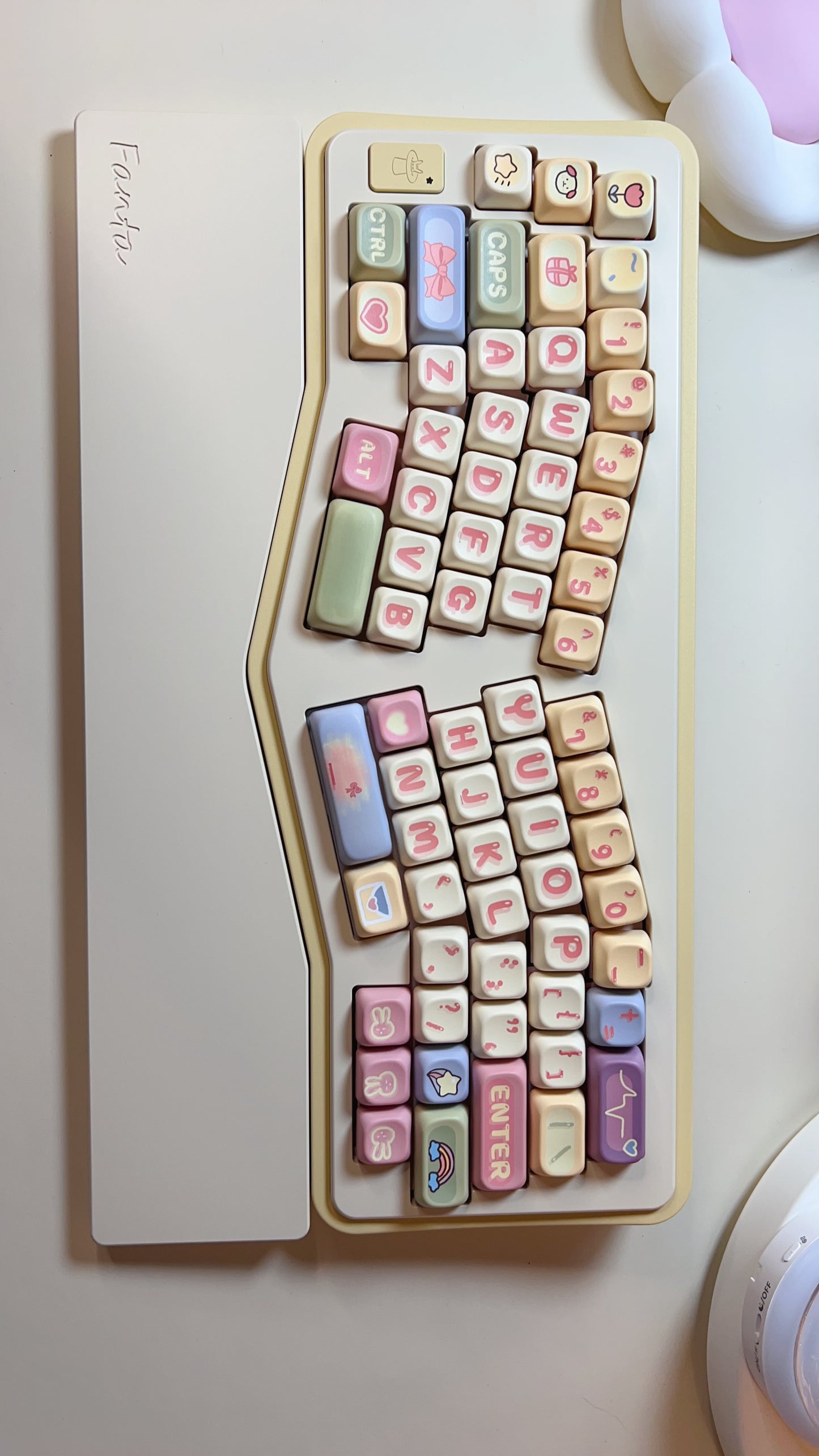 [only 1 in-stock]Prebuild Vlice Pastel Yellow Beige Ergonomic Aluminum Customized Mechanical Keyboard