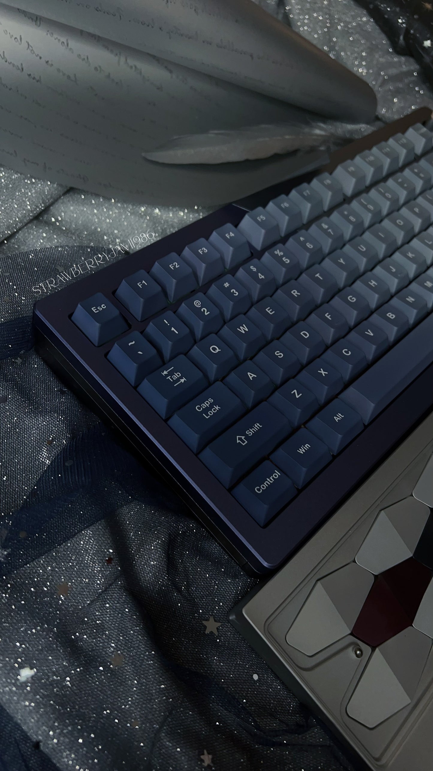 Unboxing For SALEs KiiBOOM LOOP75
Hotswappable Aluminum Gasket Mechanical Keyboard Silver Blue（not including the Wristrest）