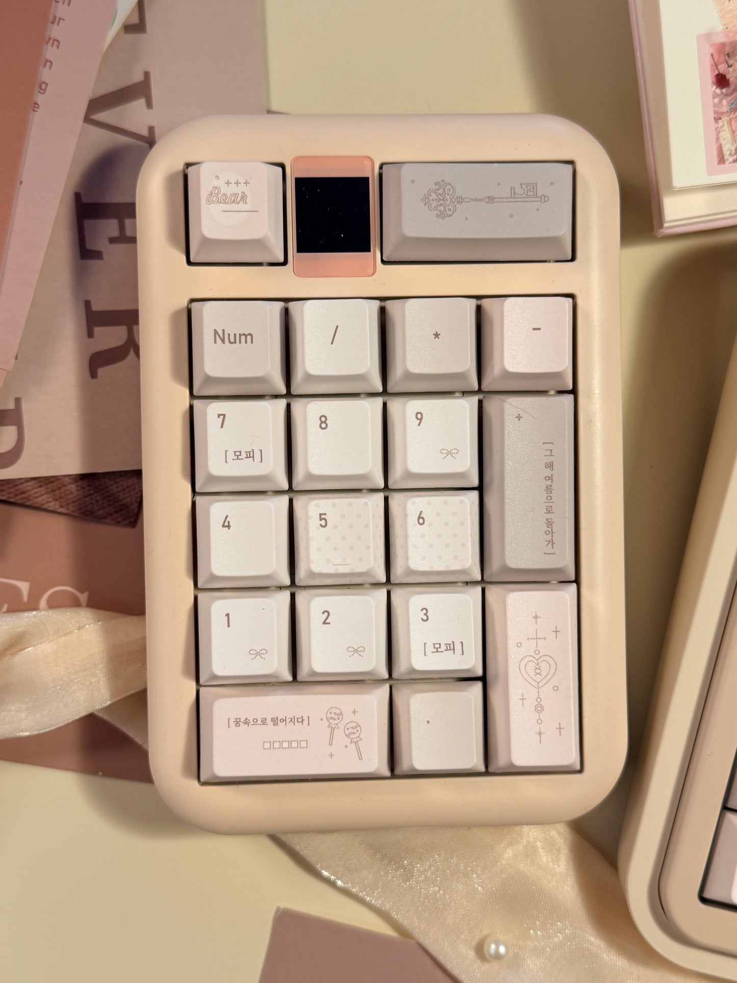 Preorder Prebuilt Aluminum Customized Mechanical Keyboard Rich75 Cream Beige Set（free number pad）