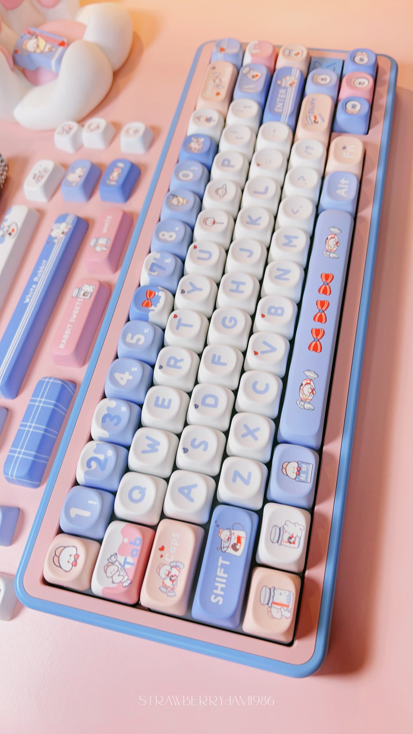 【Only 1 In-stock】Prebuilt BUFF65 Blue Pink Bunny Aluminum Customized Mechanical Keyboard